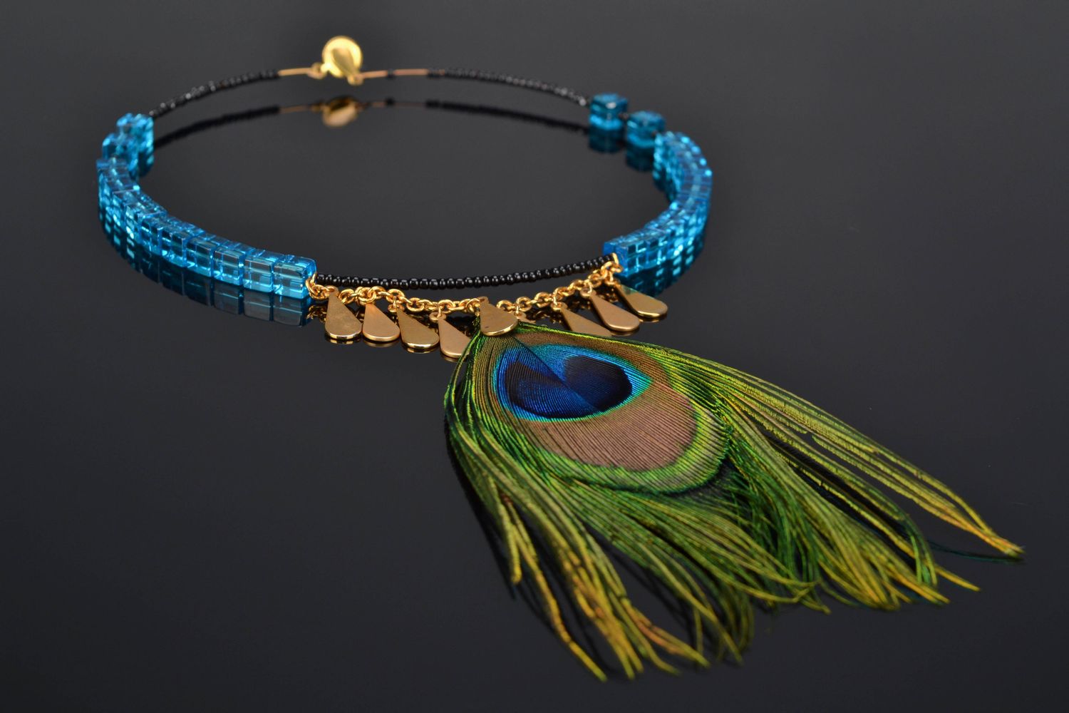 Handmade peacock feather necklace photo 1