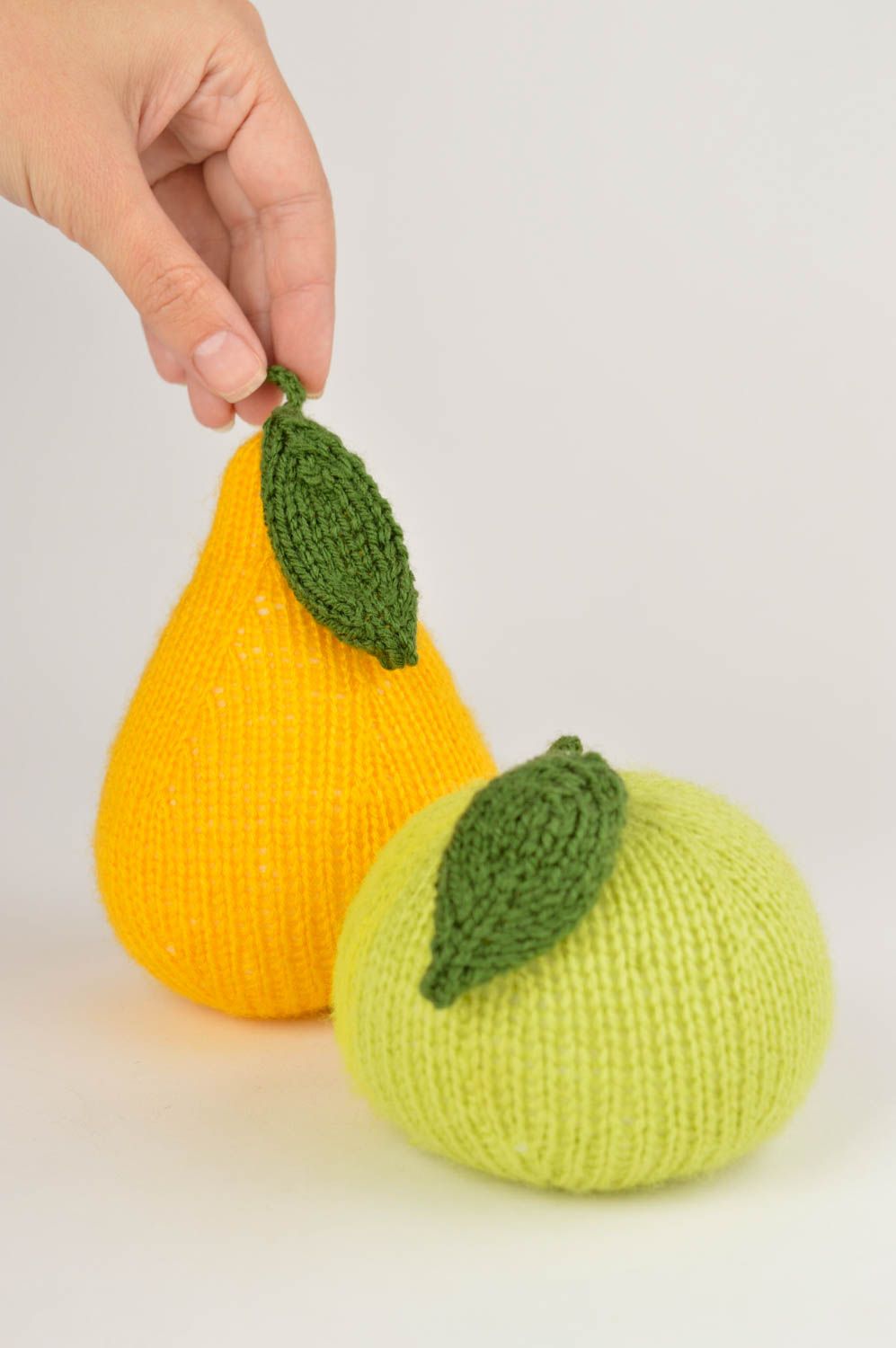 Juguetes artesanales tejidos peluches para niños regalo original manzana y pera foto 5