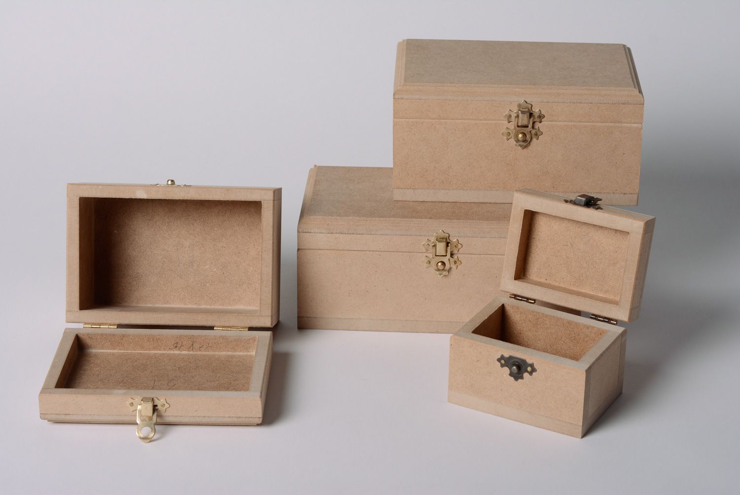 Cajas artesanales de madera conjunto de piezas para decorar hechas a mano foto 2