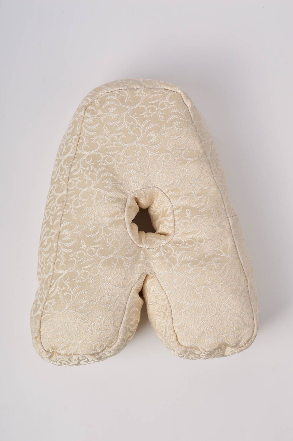 Декоративная подушка ручной работы подушка-буква из жаккарда мягкая буква А фото 3