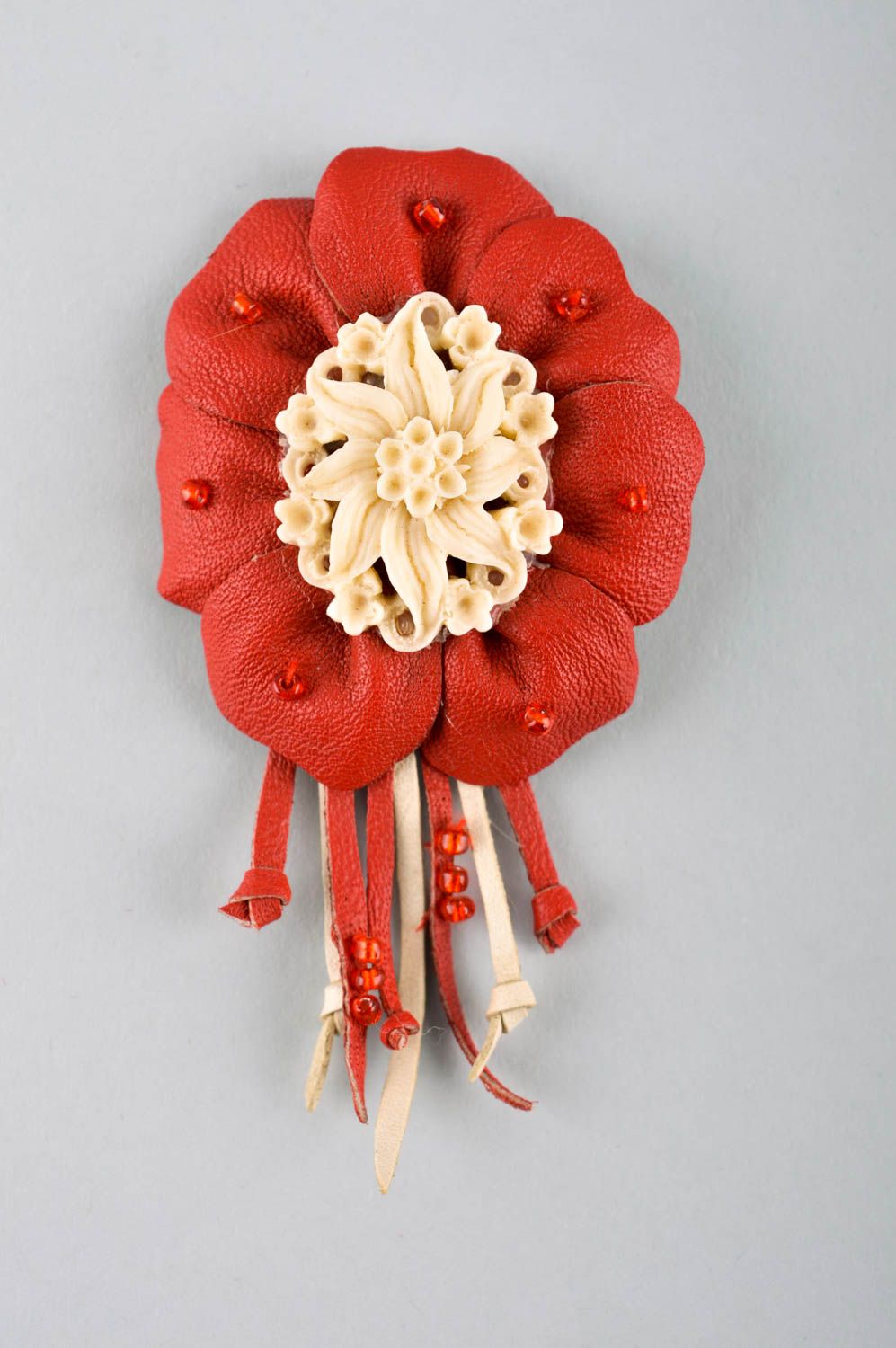Broche fleur Bijou fantaisie fait main Accessoire en cuir pour femme rouge photo 2
