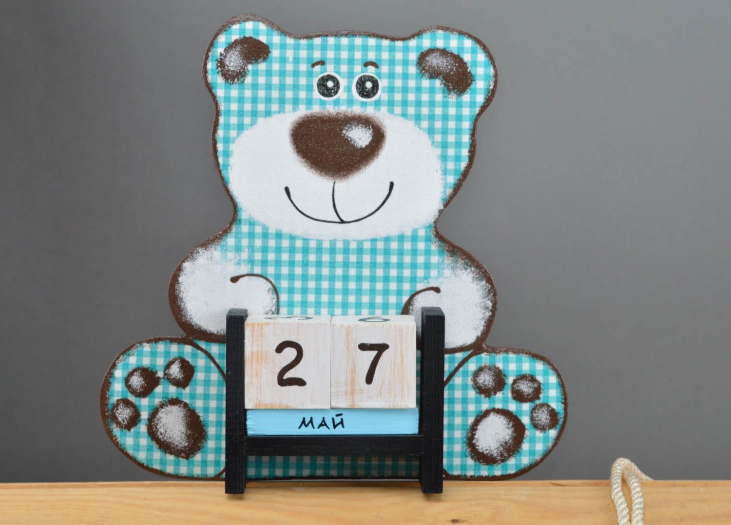 Niedlicher Holz Tischkalender für Kinder in Form von Bären für 4 Monate handmade foto 2