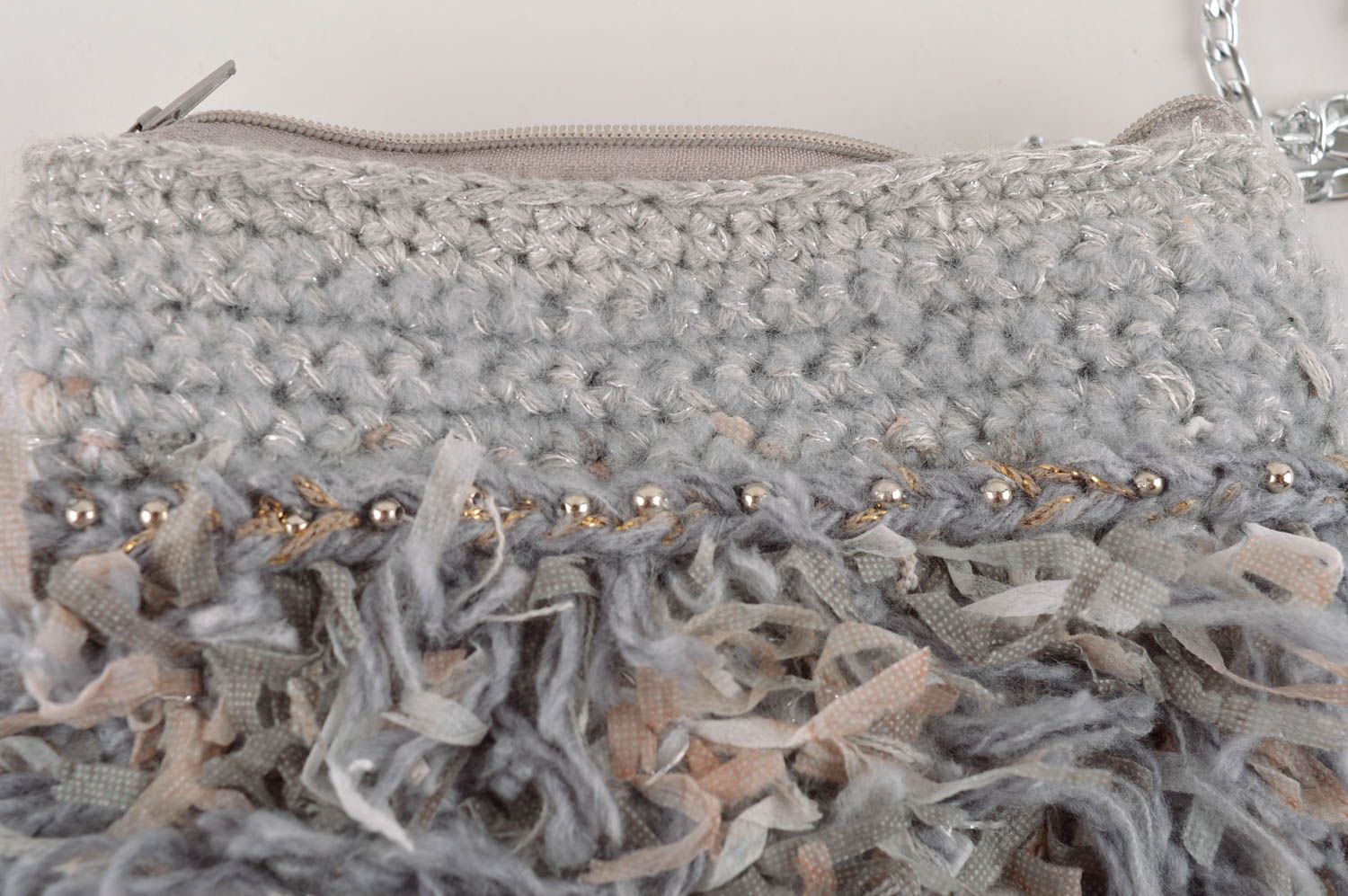 Petit Sac bandoulière fait main gris tricoté en laine Accessoire femme photo 4
