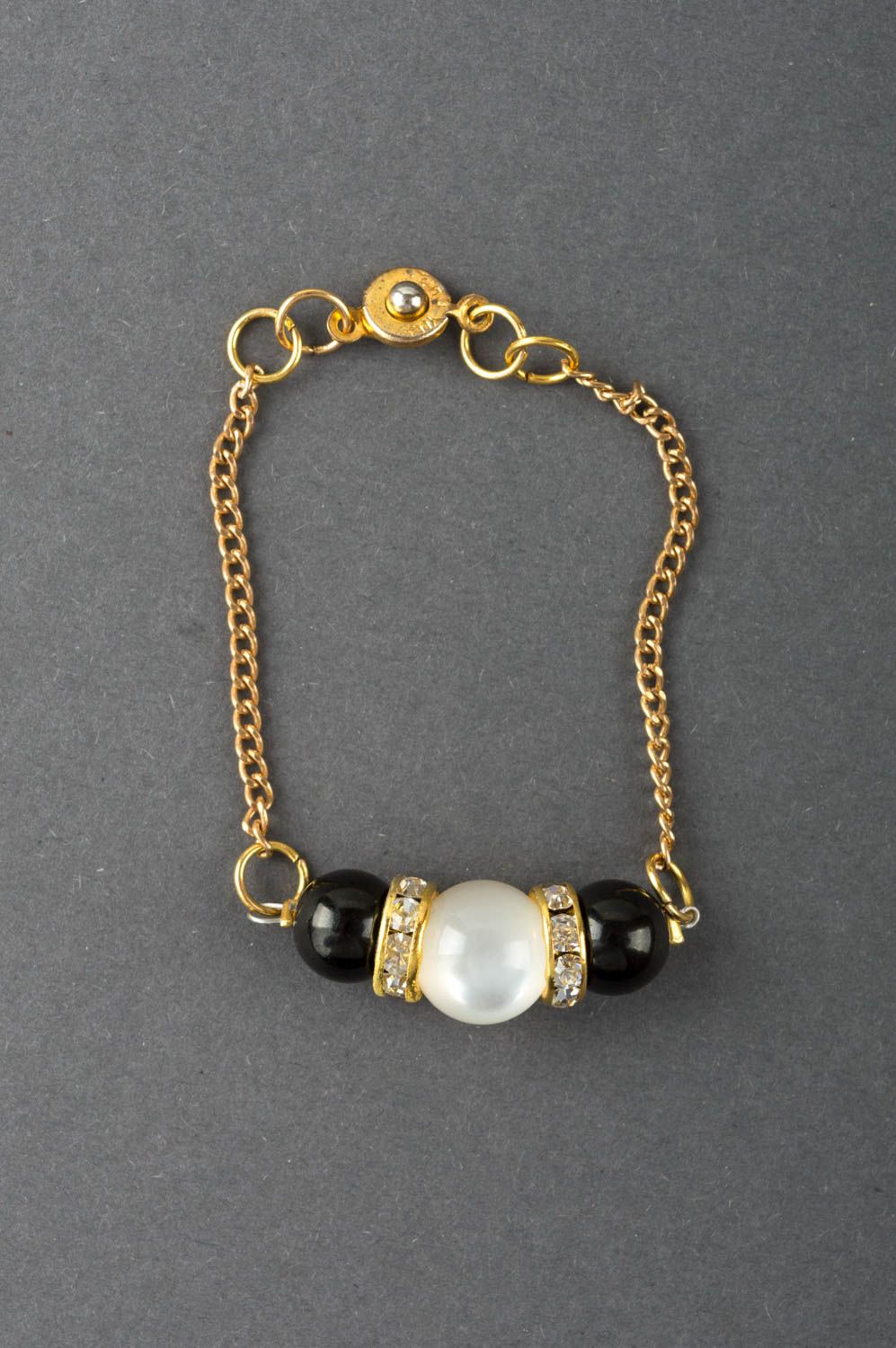 Bracelet chaîne fine avec perles de jais et de verre fait main élégant photo 2