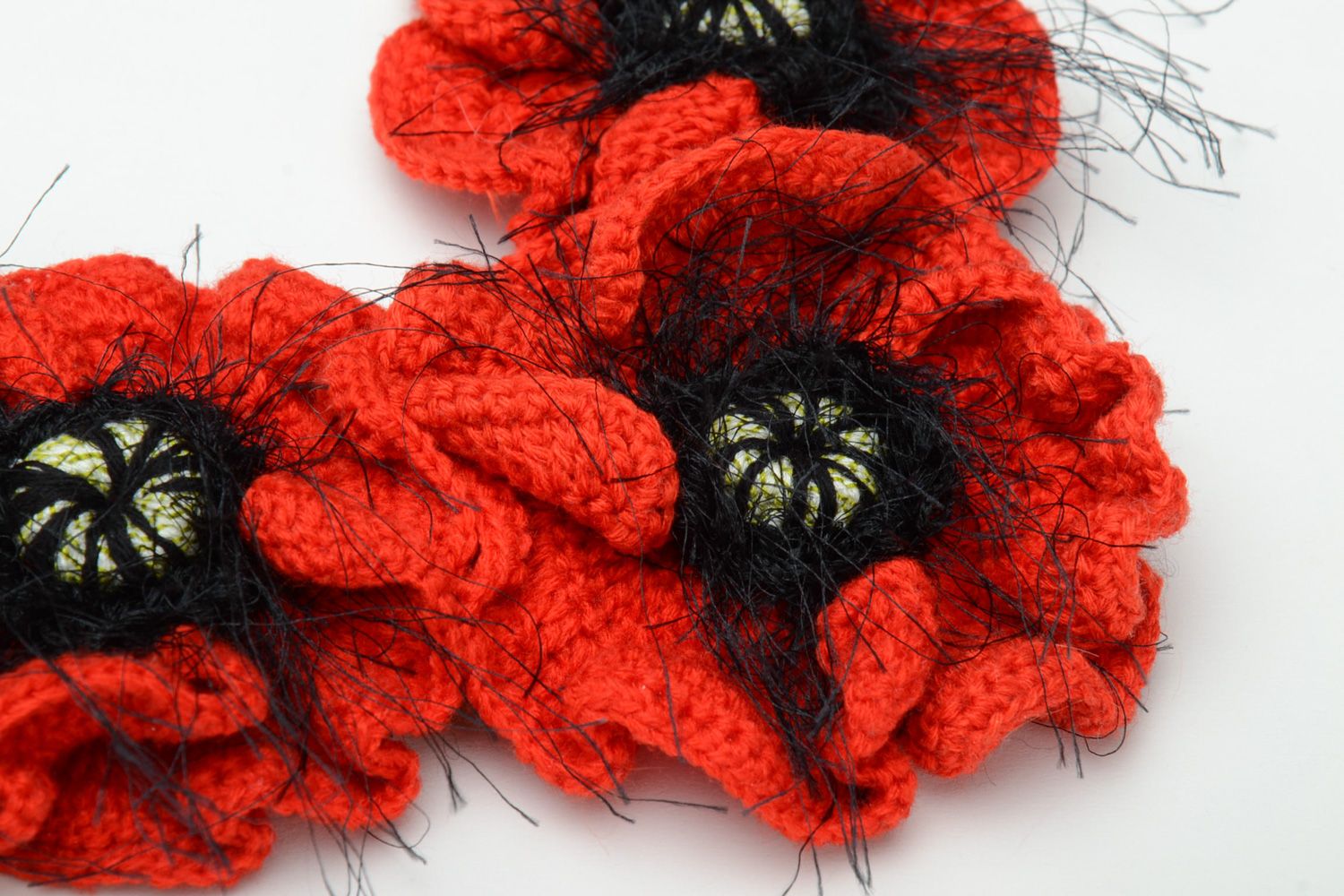 Homemade crochet flower necklace with beads Poppies photo 3