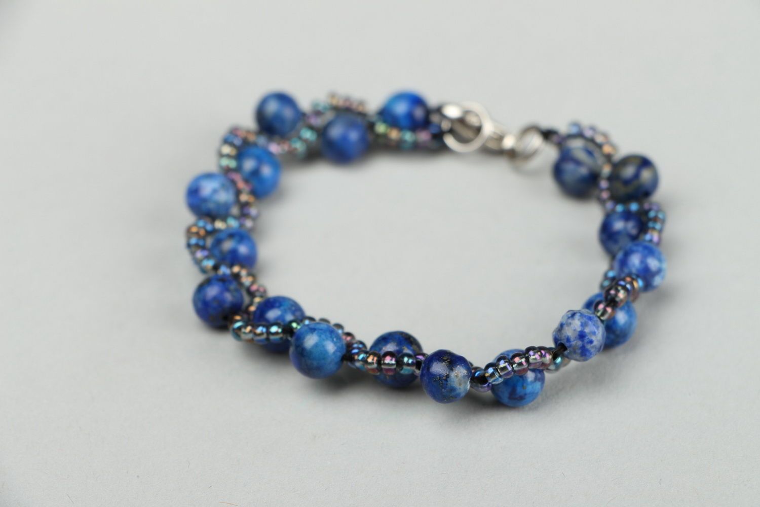Bracelet with beads and lapis lazuli photo 2