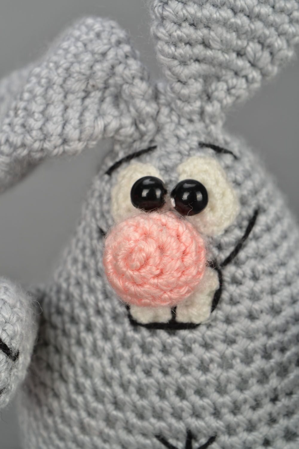 Jouet mou tricoté au crochet Lièvre  photo 4