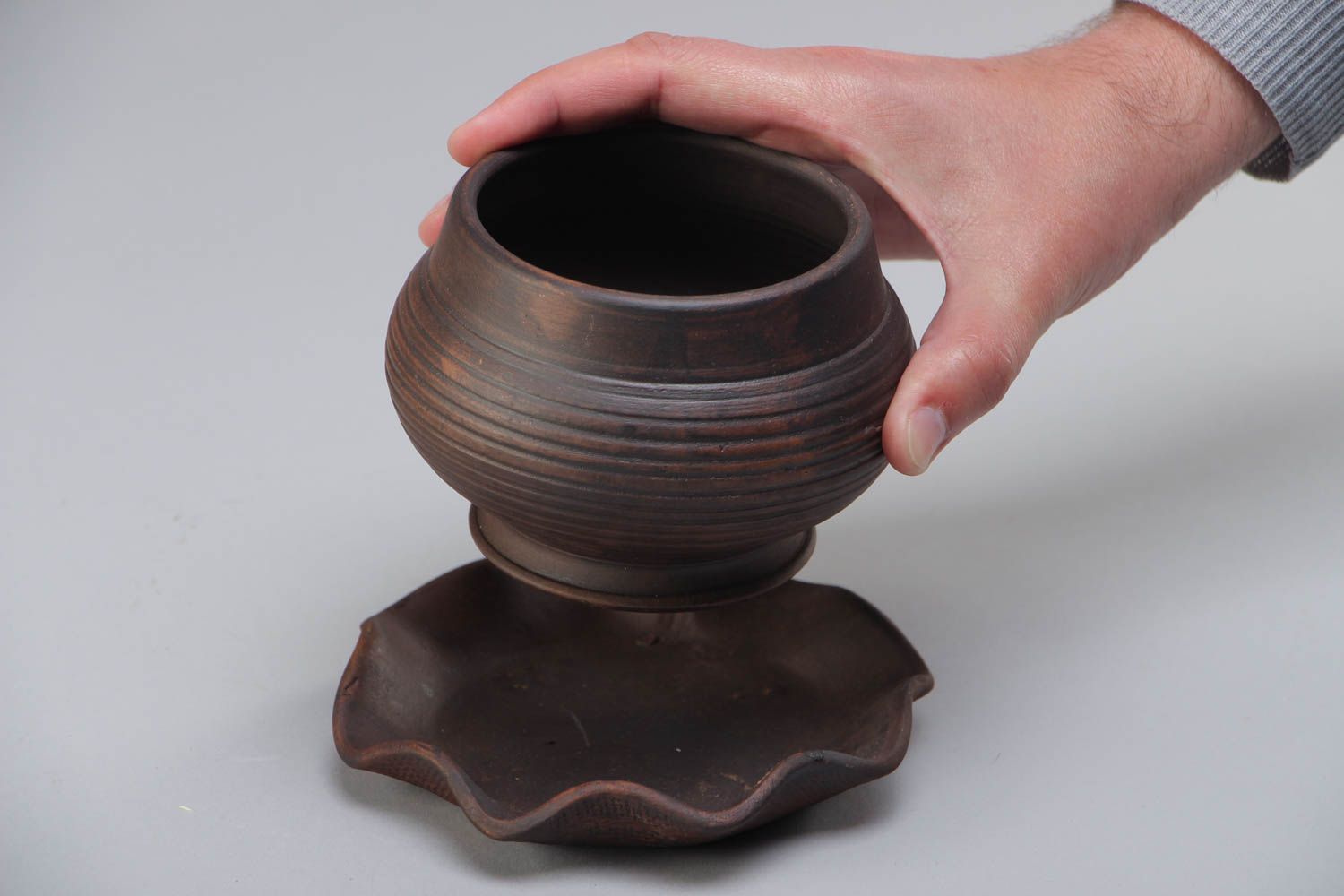 Petit pot à cuire en céramique brun avec soucoupe fait main cuit au lait photo 5