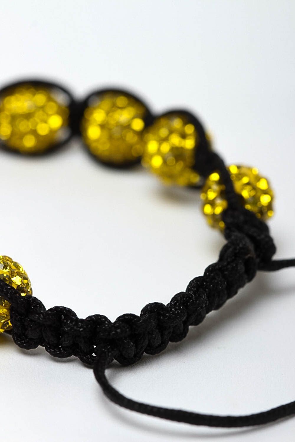 Bracelet tendance Bijou fait main avec perles fantaisie jaunes Accessoire femme photo 4