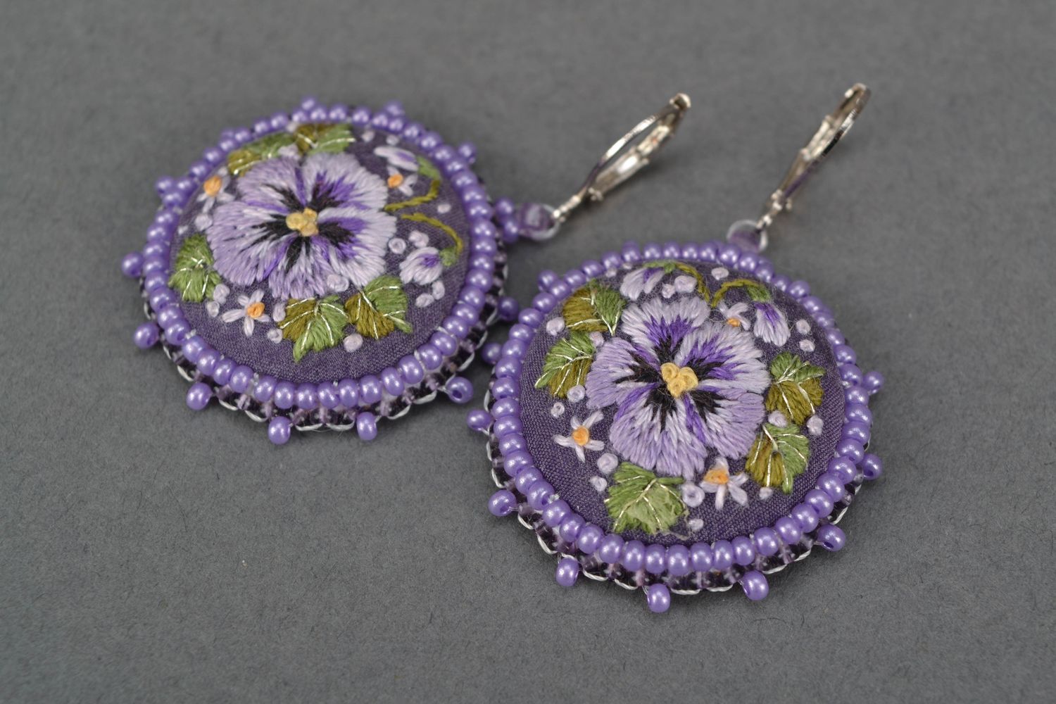 Round embroidered earrings photo 3