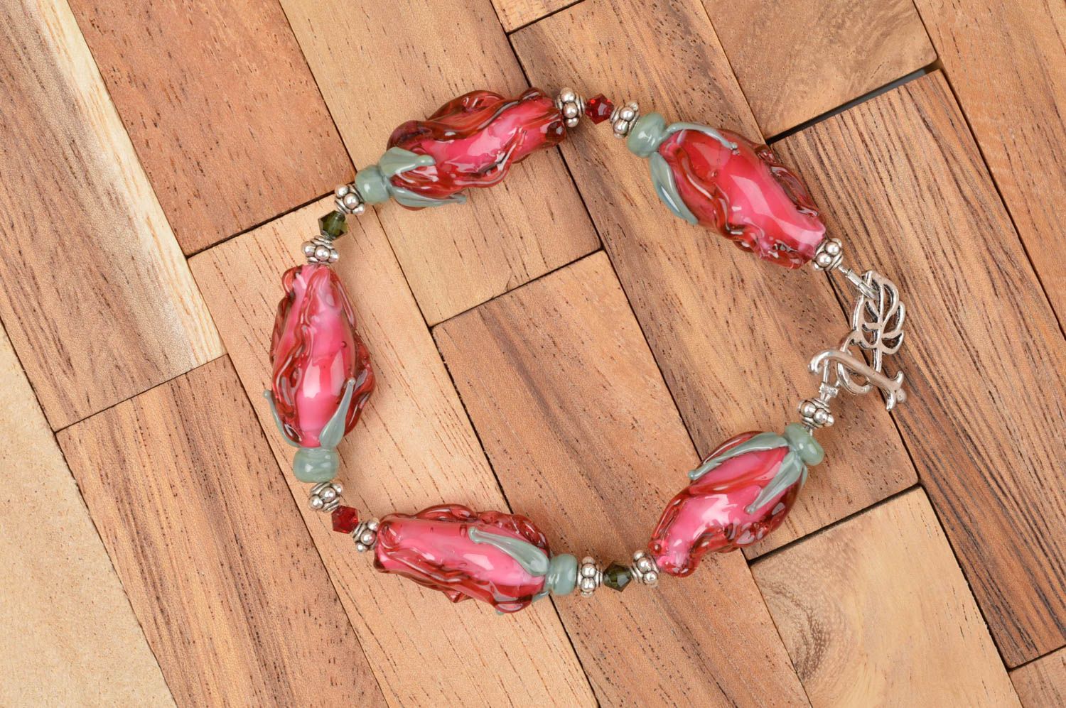 Bracelet verre Bijou fait main design original fleurs rose pâle Accessoire femme photo 3