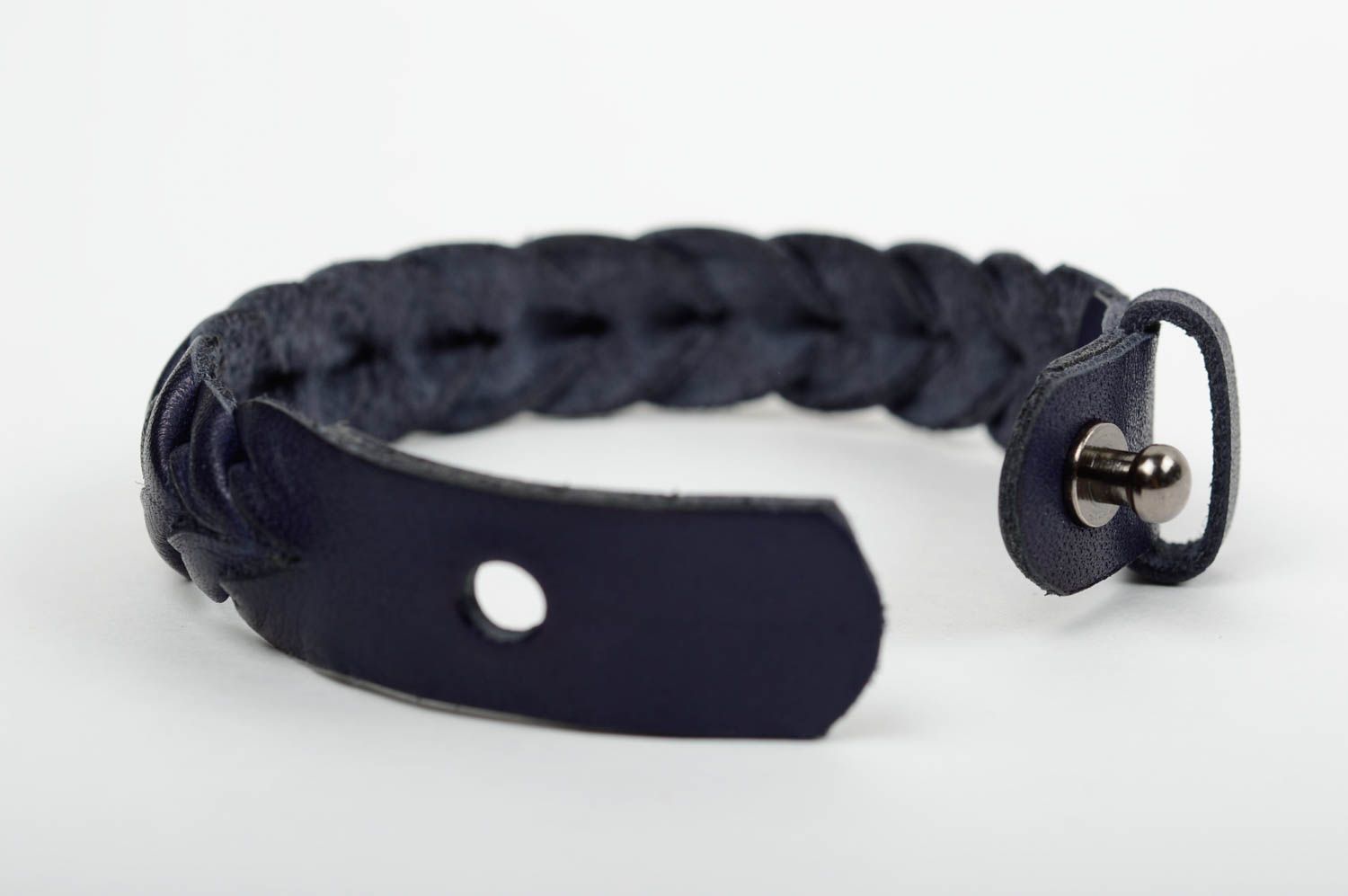 Bracelet noir tressé en cuir naturel fait main original stylé de créateur photo 3