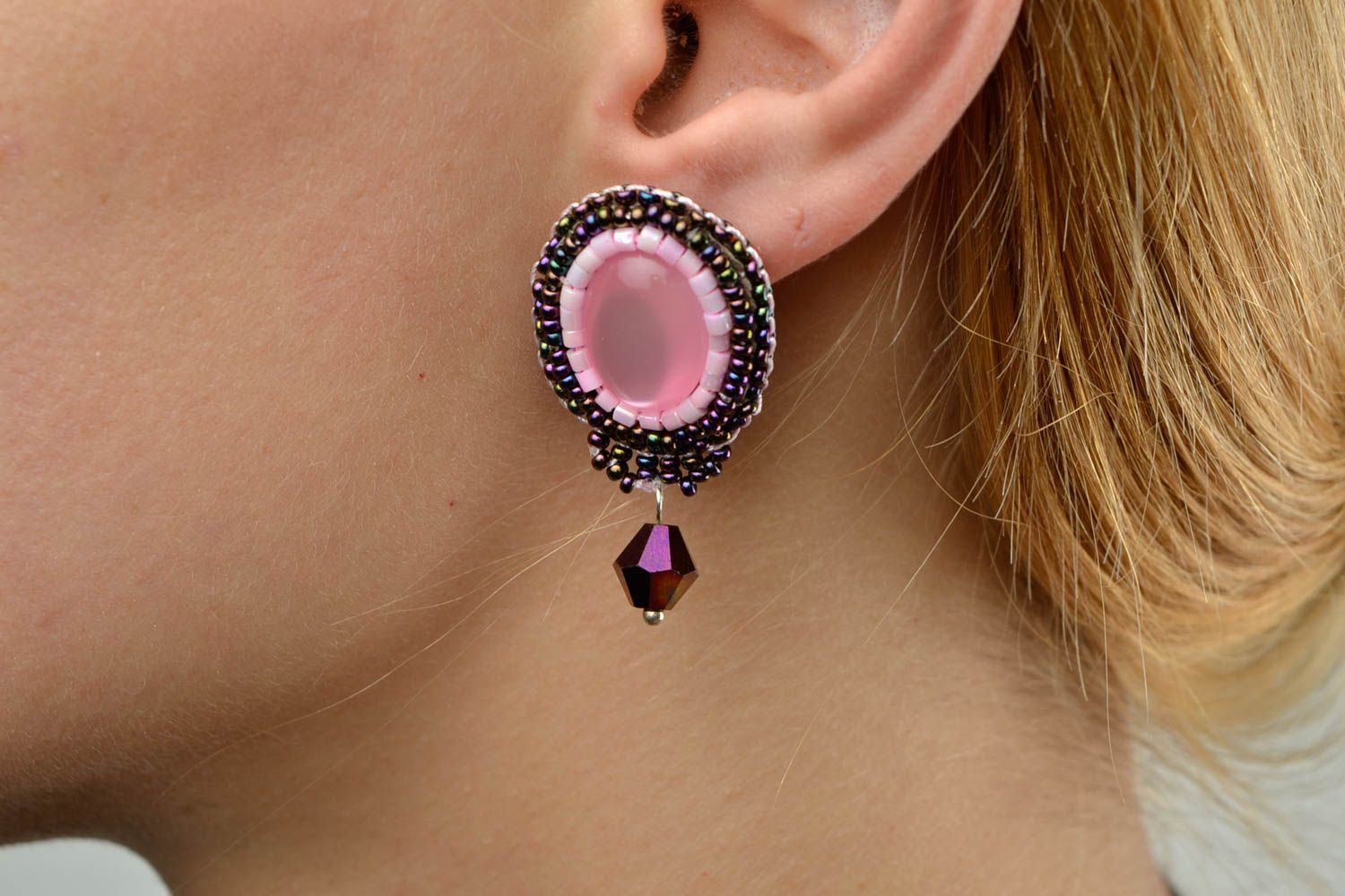 Boucles d'oreilles grandes Bijou fait main Cadeau femme perles rocaille rose photo 1