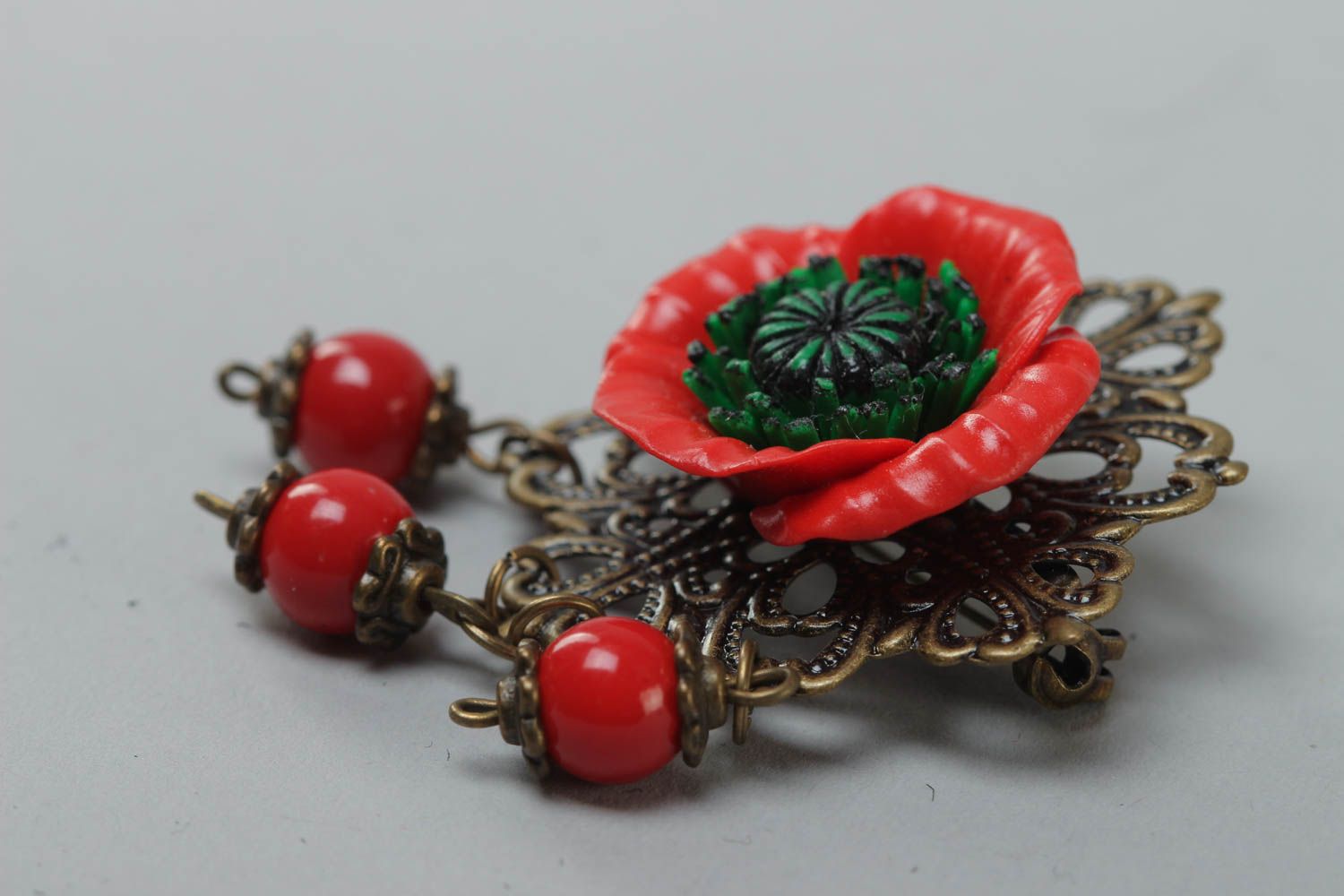 Handmade polymer clay brooch with metal basis in the shape of red and black poppy photo 3