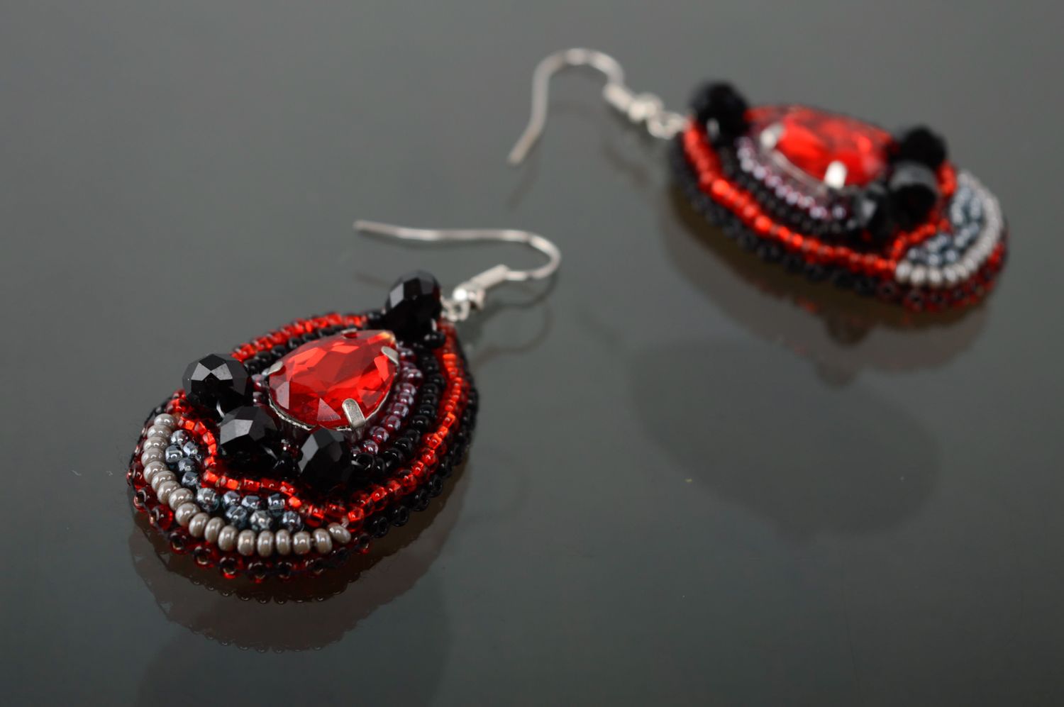 Beaded earrings on leather basis Black and Red photo 1