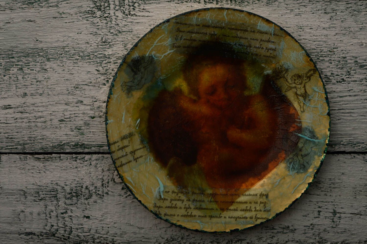 Стеклянная тарелка украшенная в технике декупаж Ангелы фото 1