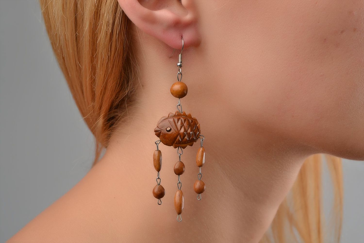 Boucles oreilles pendantes faites main en bois Bijou tendance Cadeau pour femme photo 1