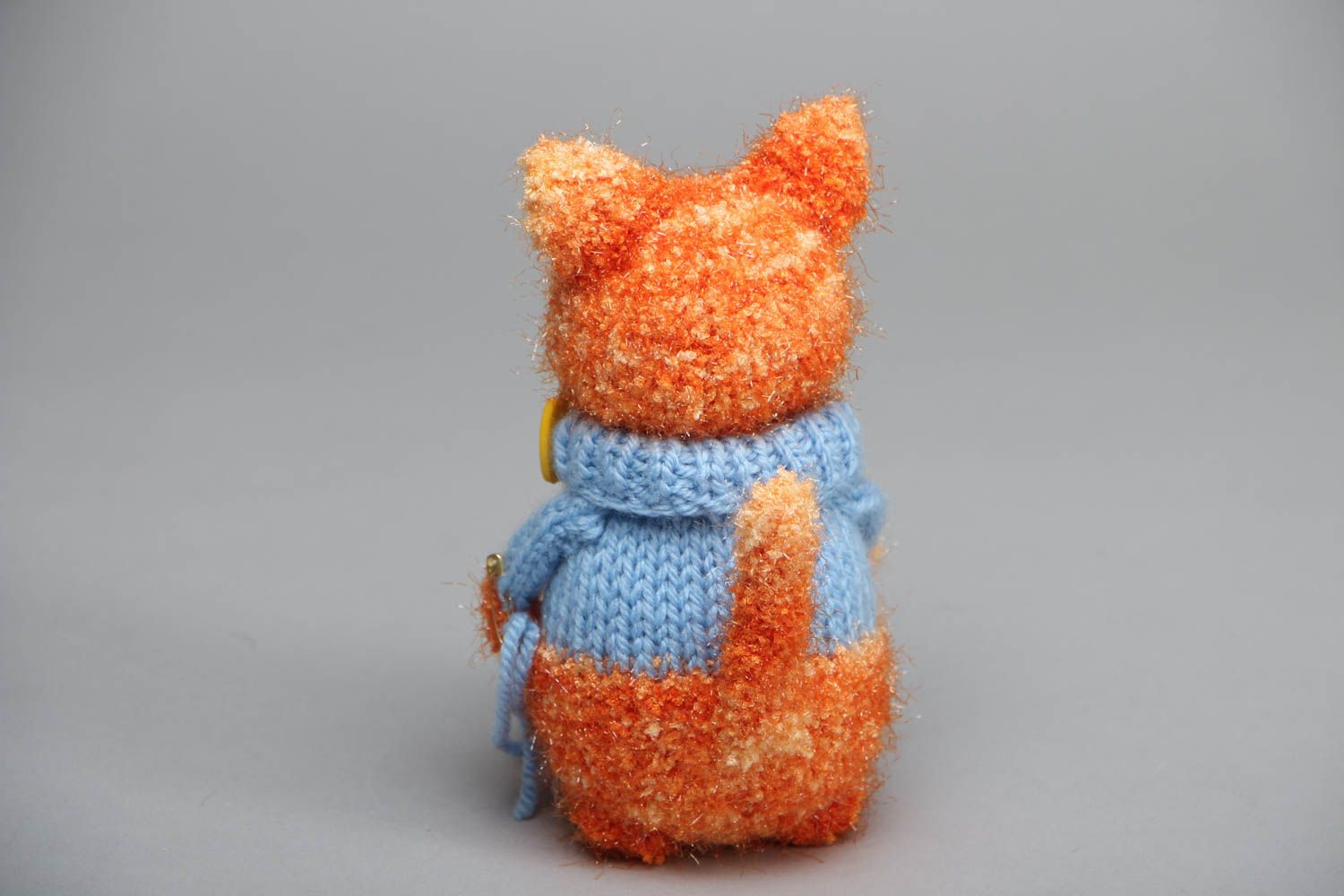 Симпатичная вязаная игрушка в виде рыжего кота фото 3