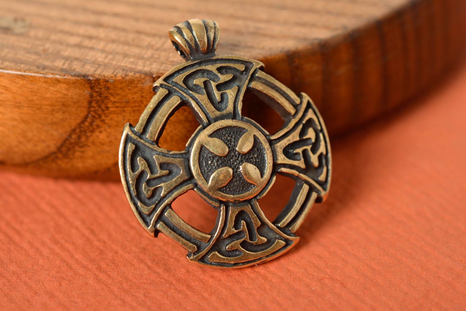 Beautiful handmade designer bronze neck pendant in the shape of Maltese cross photo 4