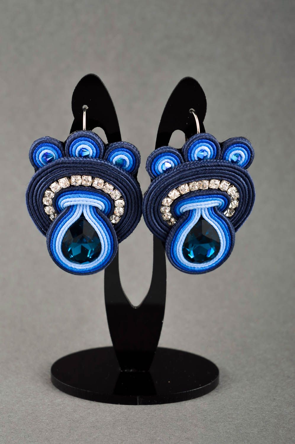 Boucles d'oreilles soutache Bijou fait main bleu avec strass Cadeau femme photo 1
