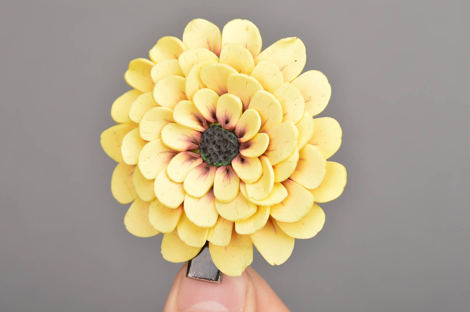 Handgemachte Blumen Haarklammer aus Polymerton in Gelb Gerbera für Mädchen foto 2