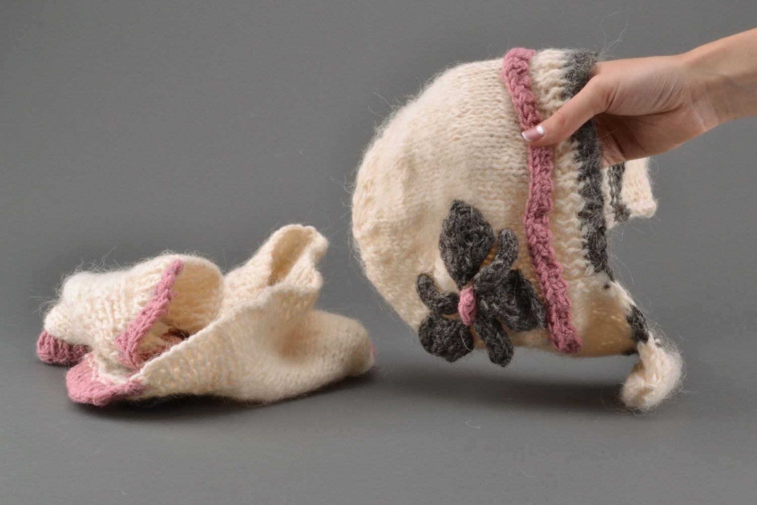 Gorro e cachecol de lã natural feitos à mão  foto 5