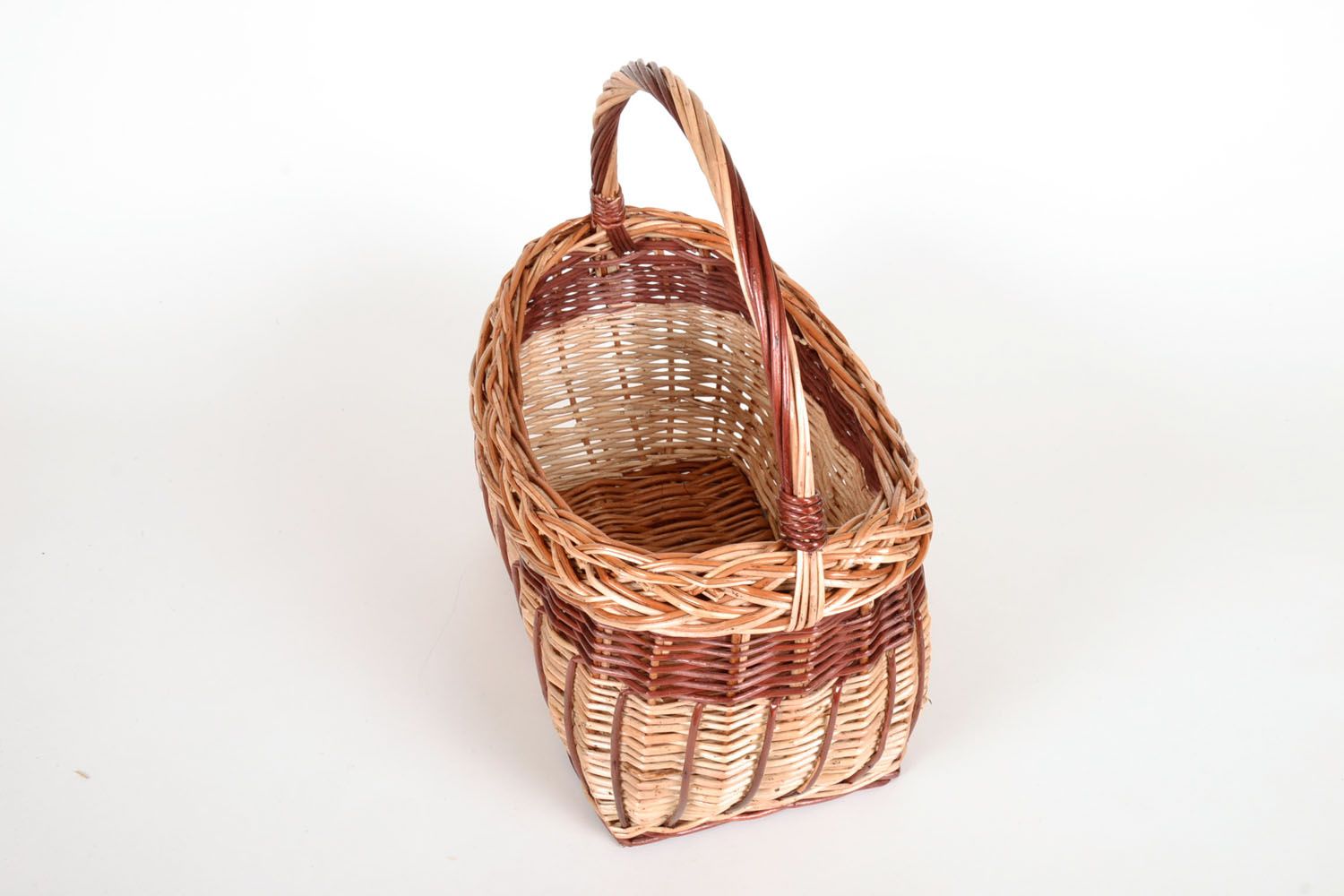 Woven basket with handle  photo 4