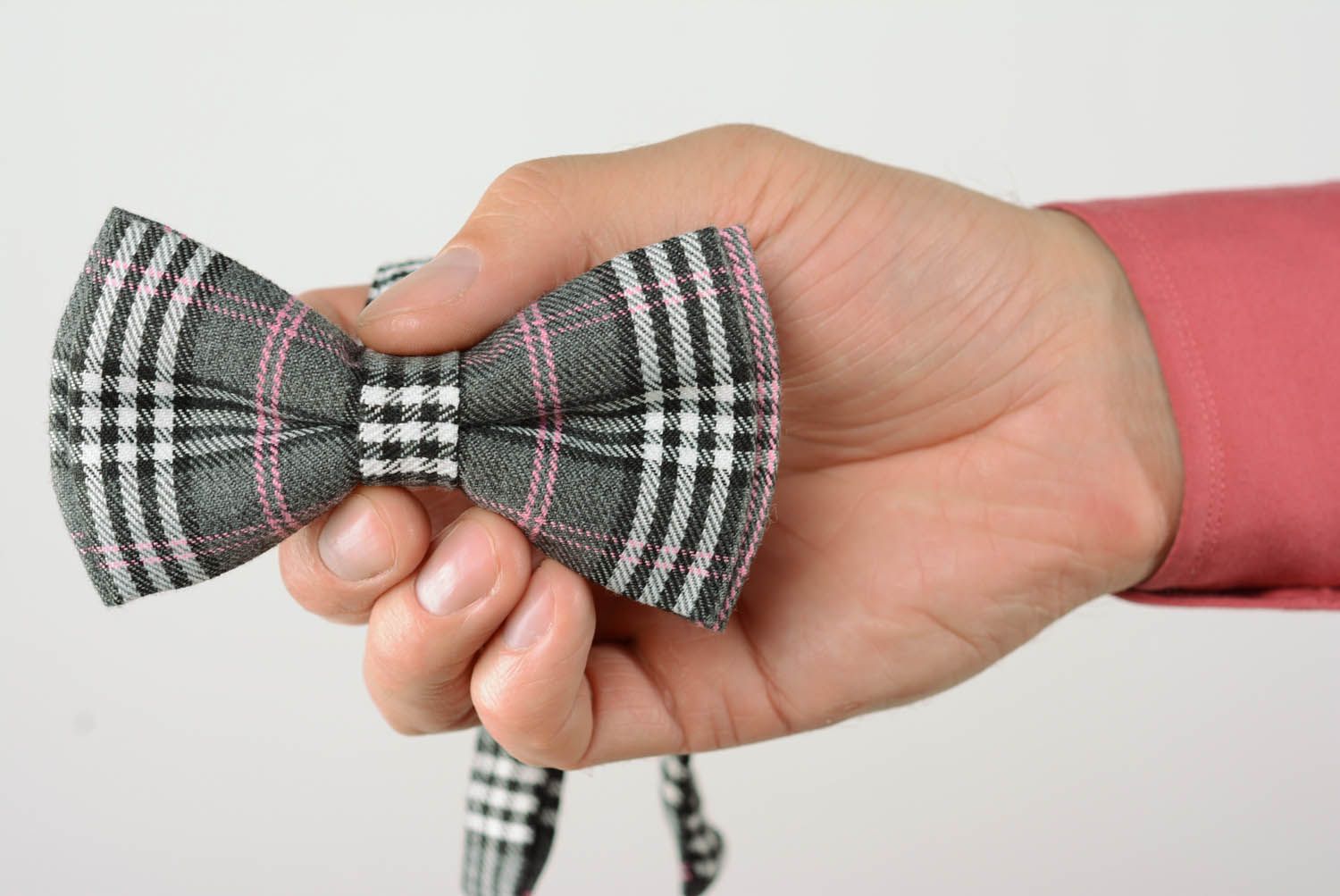 Grey and pink checkered bow tie photo 5