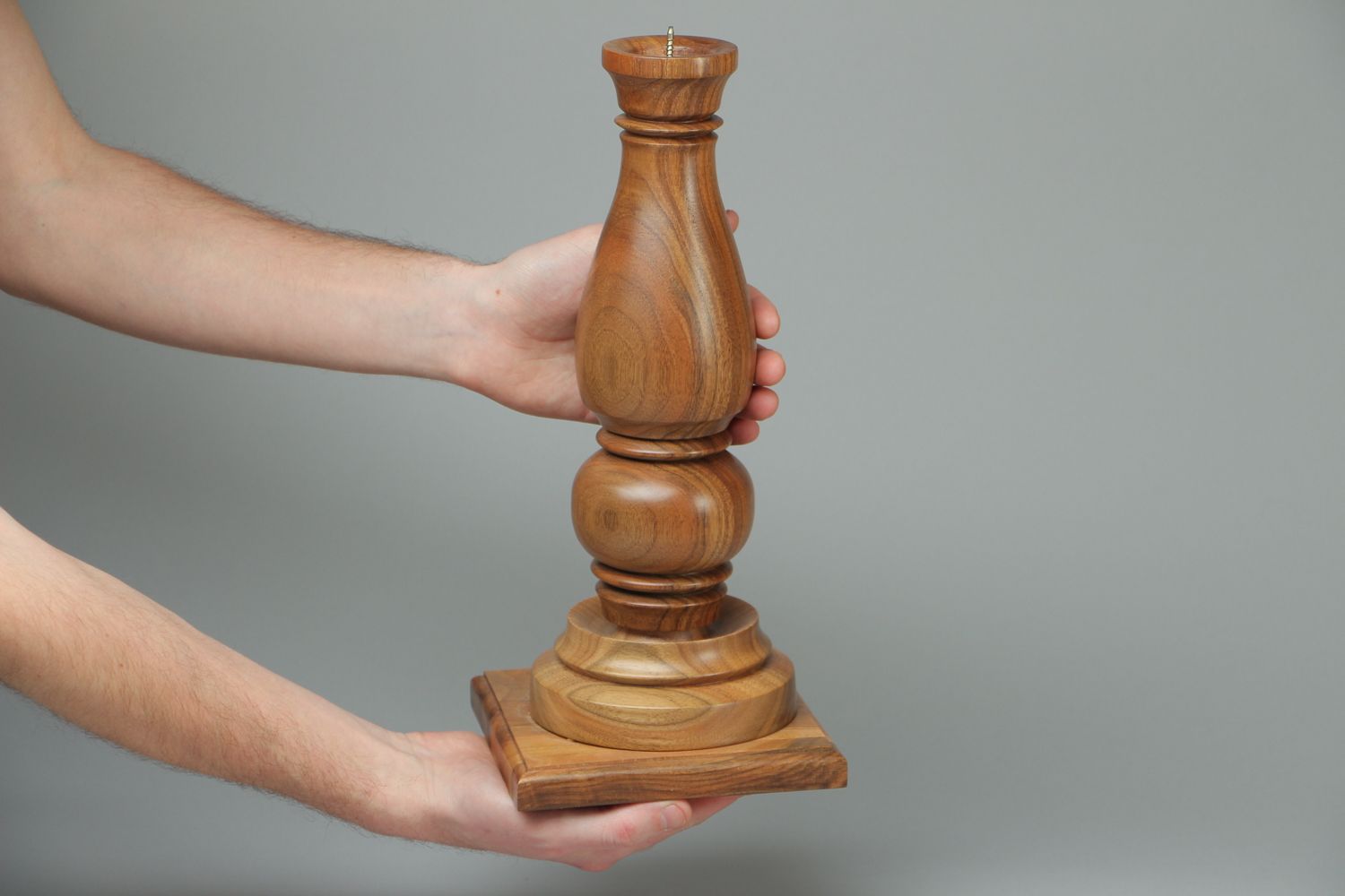 Walnut wood holder for one candle photo 4