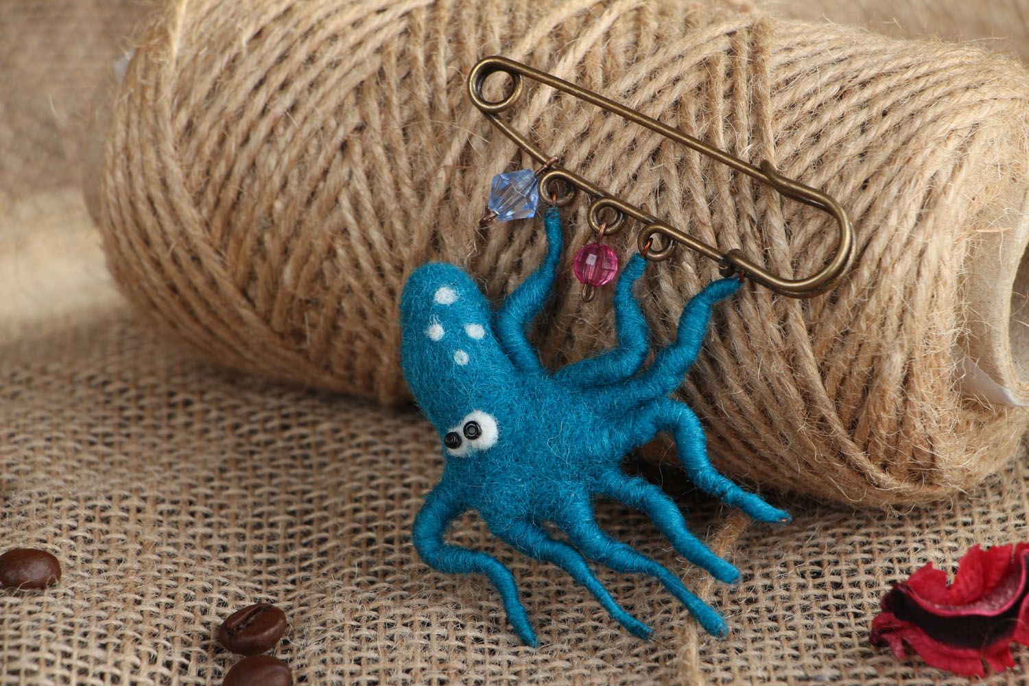 Woolen brooch Octopus photo 5