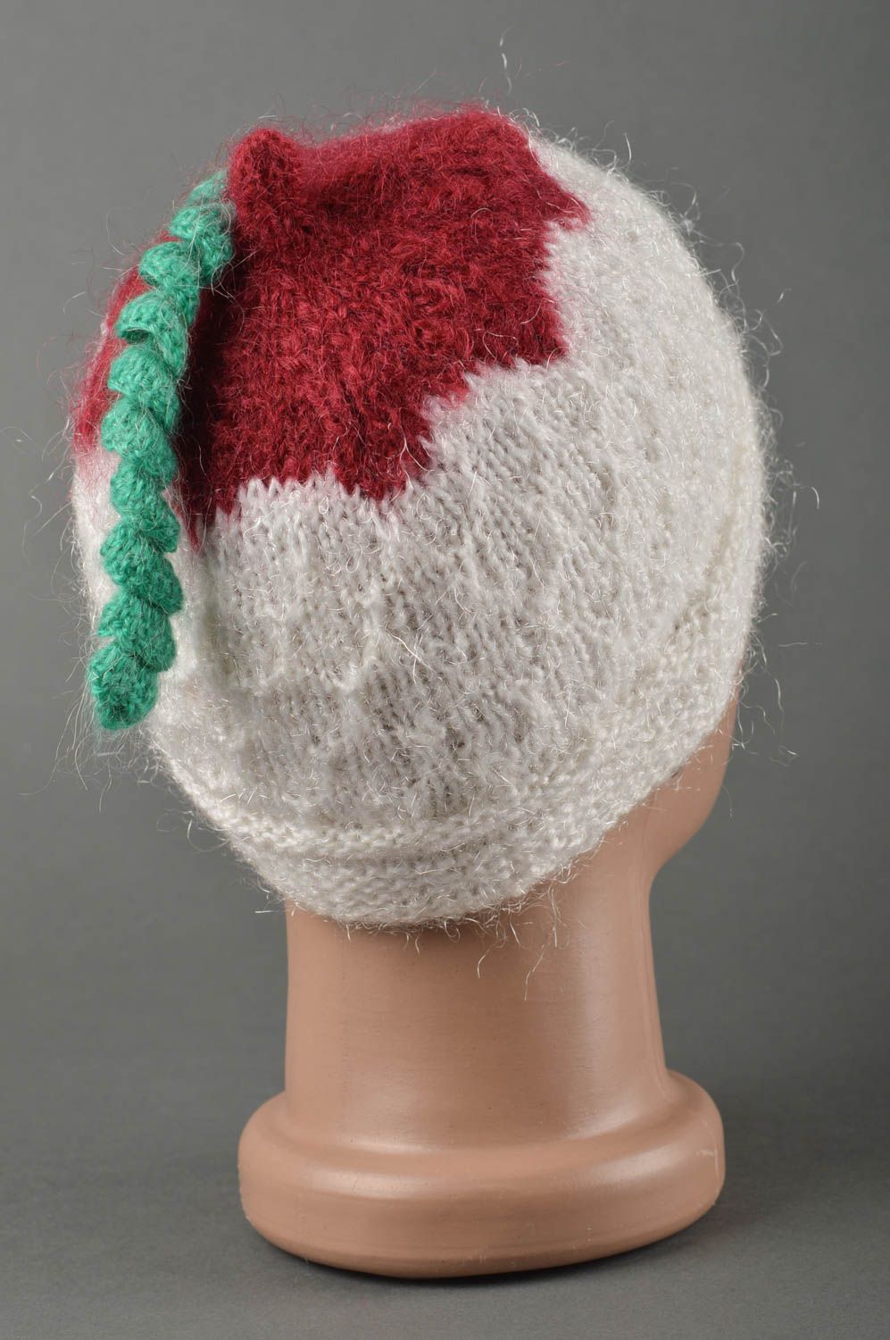 Вязаная шапка для детей хэндмэйд зимняя шапка детская вязаная шапочка Редиска фото 2