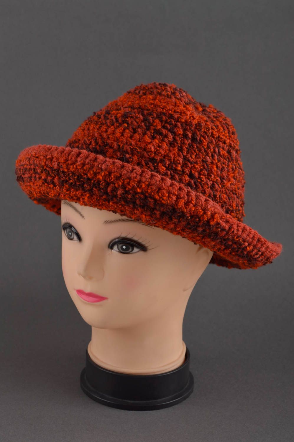 Handmade gehäkelter Hut Damen Accessoire modischer Hut aus Boucle schön foto 1