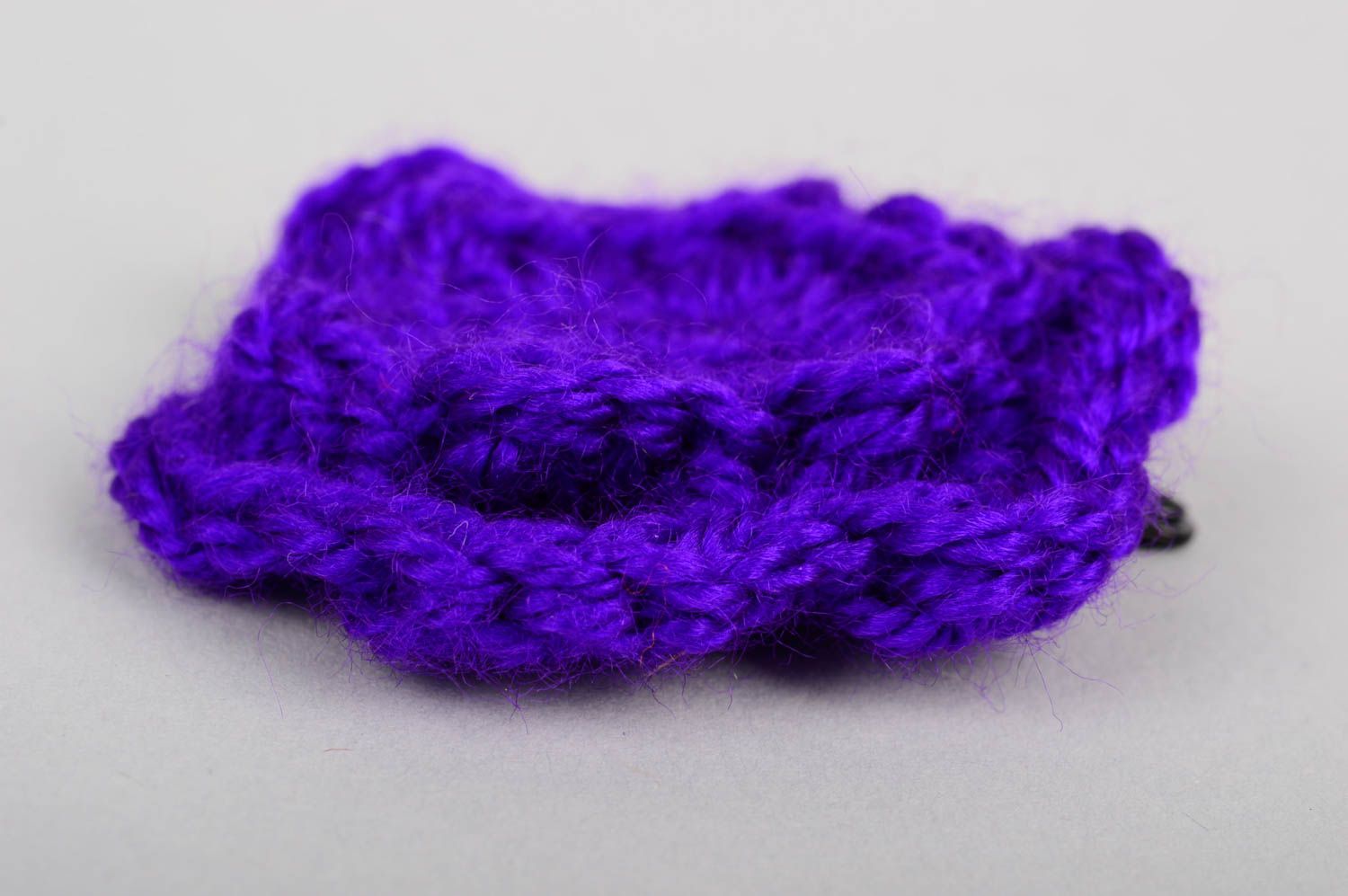 Handmade Haarschmuck für Mädchen Haarklemme Blume Häkel Accessoire schön violett foto 3