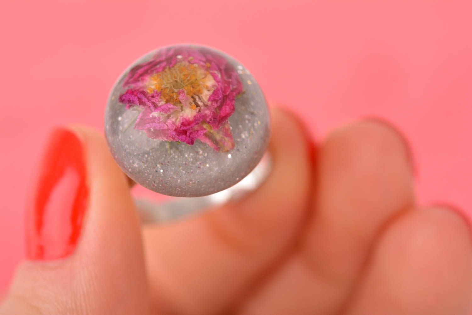 Кольцо ручной работы кольцо из эпоксидной смолы женское кольцо с бутоном фото 4