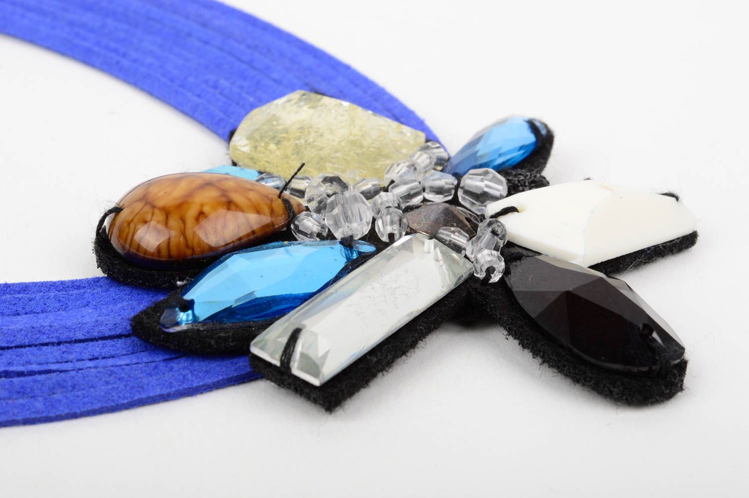 Collier fantaisie Bijou fait main lacets de daim bleu Accessoire pour femme photo 4