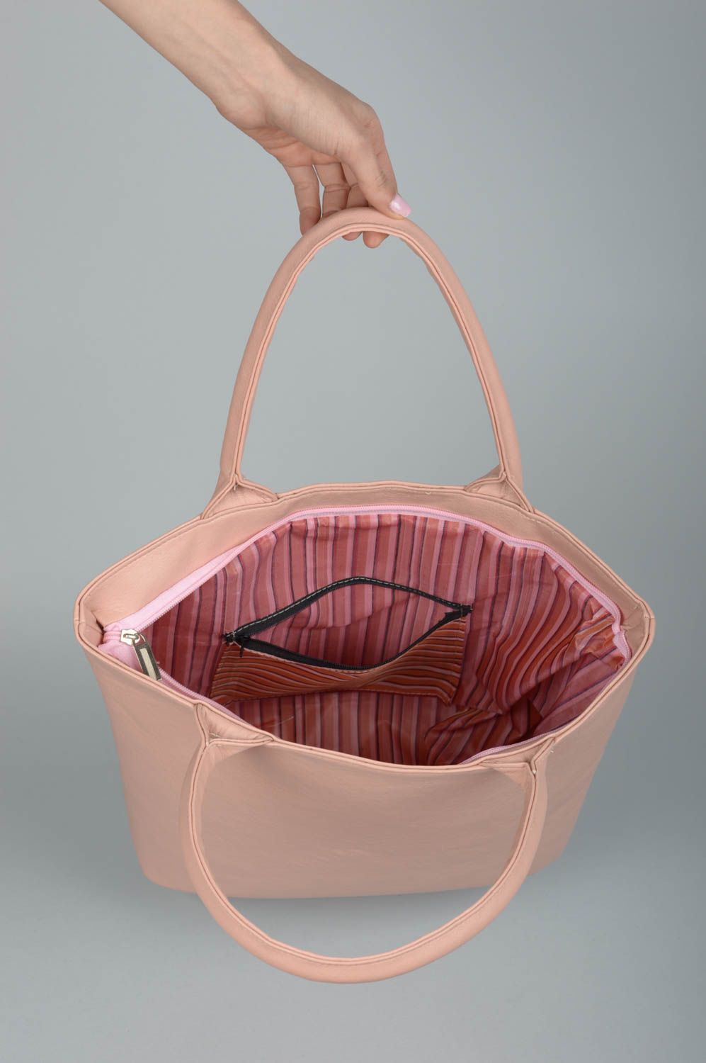Сумка ручной работы сумка на плечо сумка из кожзама нежно-розовая большая фото 4