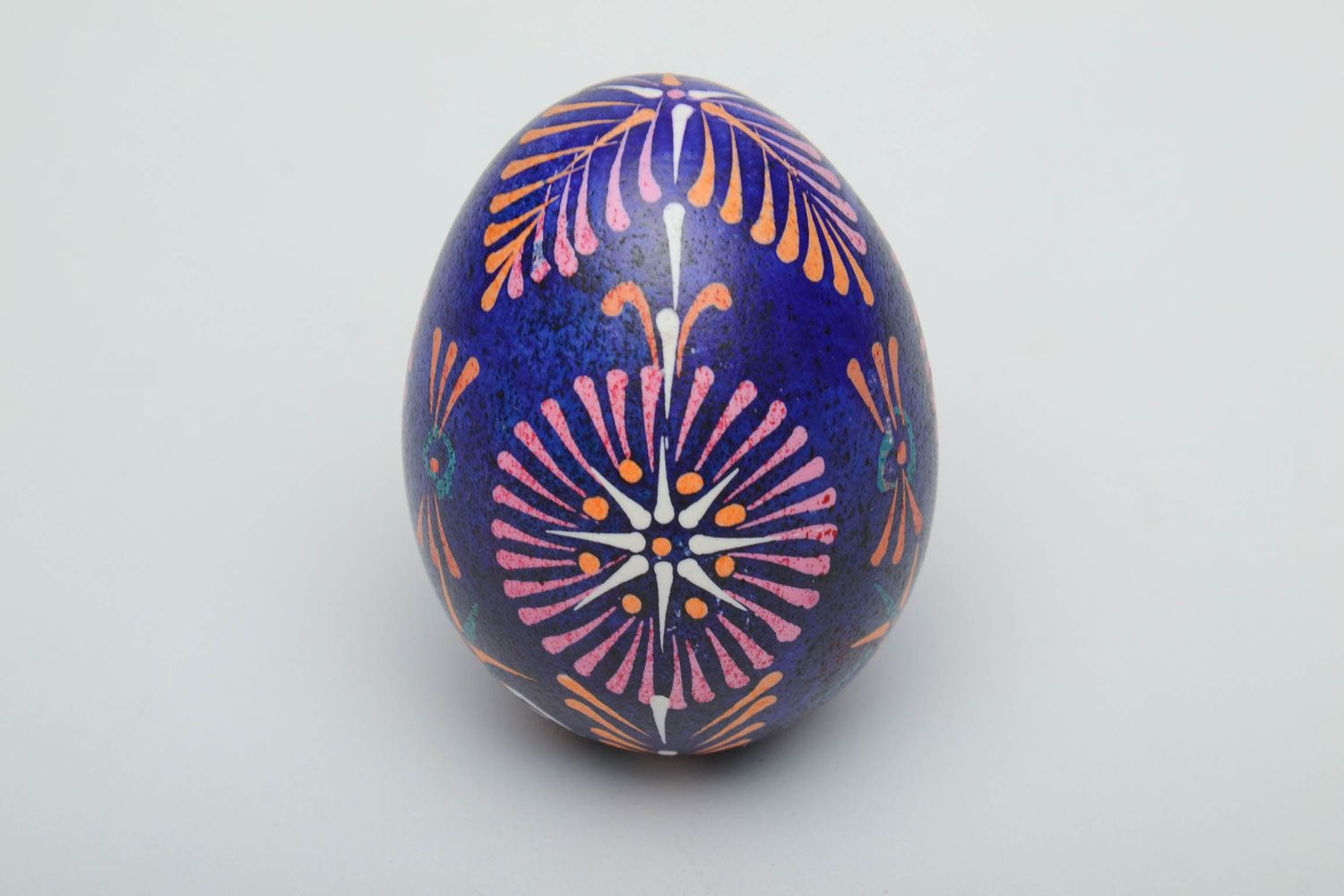 Easter egg with traditional Lemkiv painting photo 2