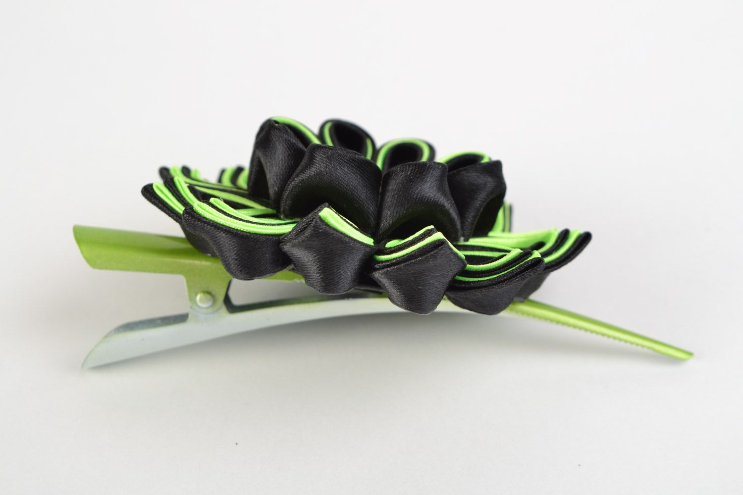 Handmade kanzashi flower hair clip of black and lime colors photo 5