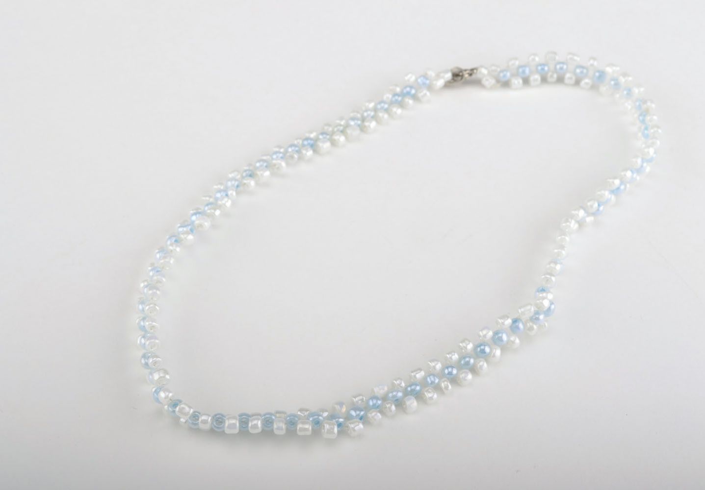 Plain beaded necklace photo 2