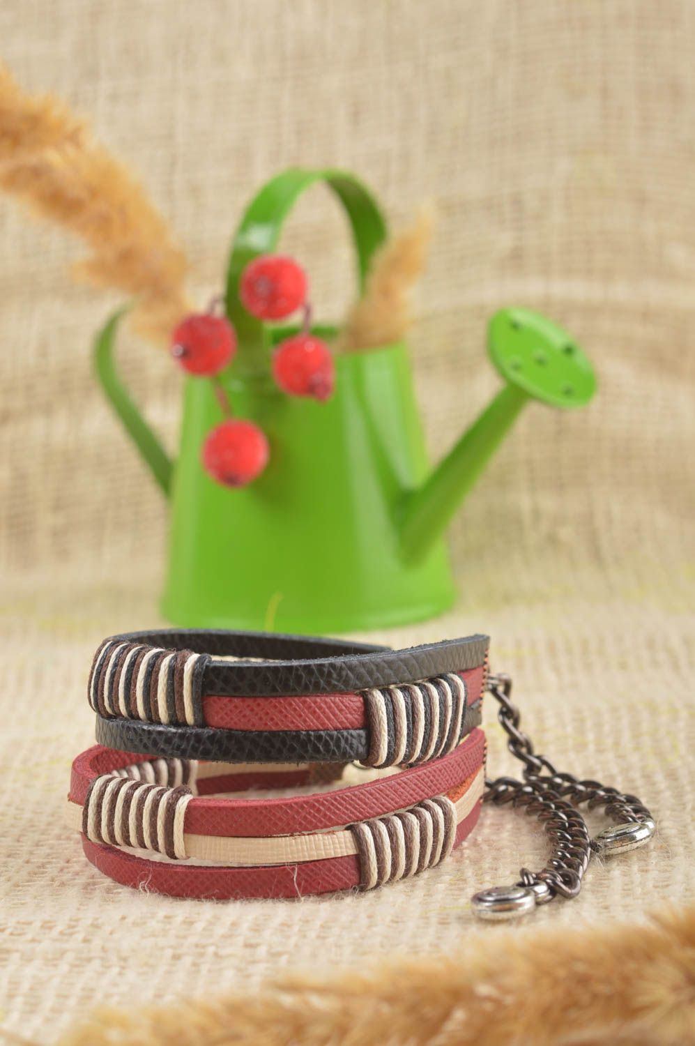 Beautiful handmade leather bracelet designs leather goods fashion trends photo 1