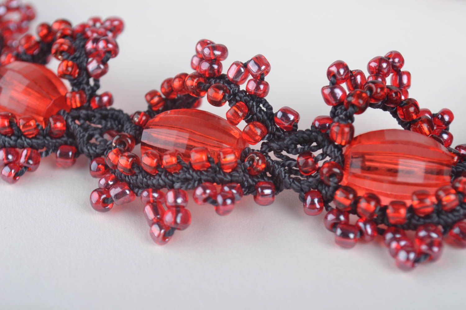 Parure collier bracelet Bijoux faits main noir rouge en macramé Cadeau femme photo 3