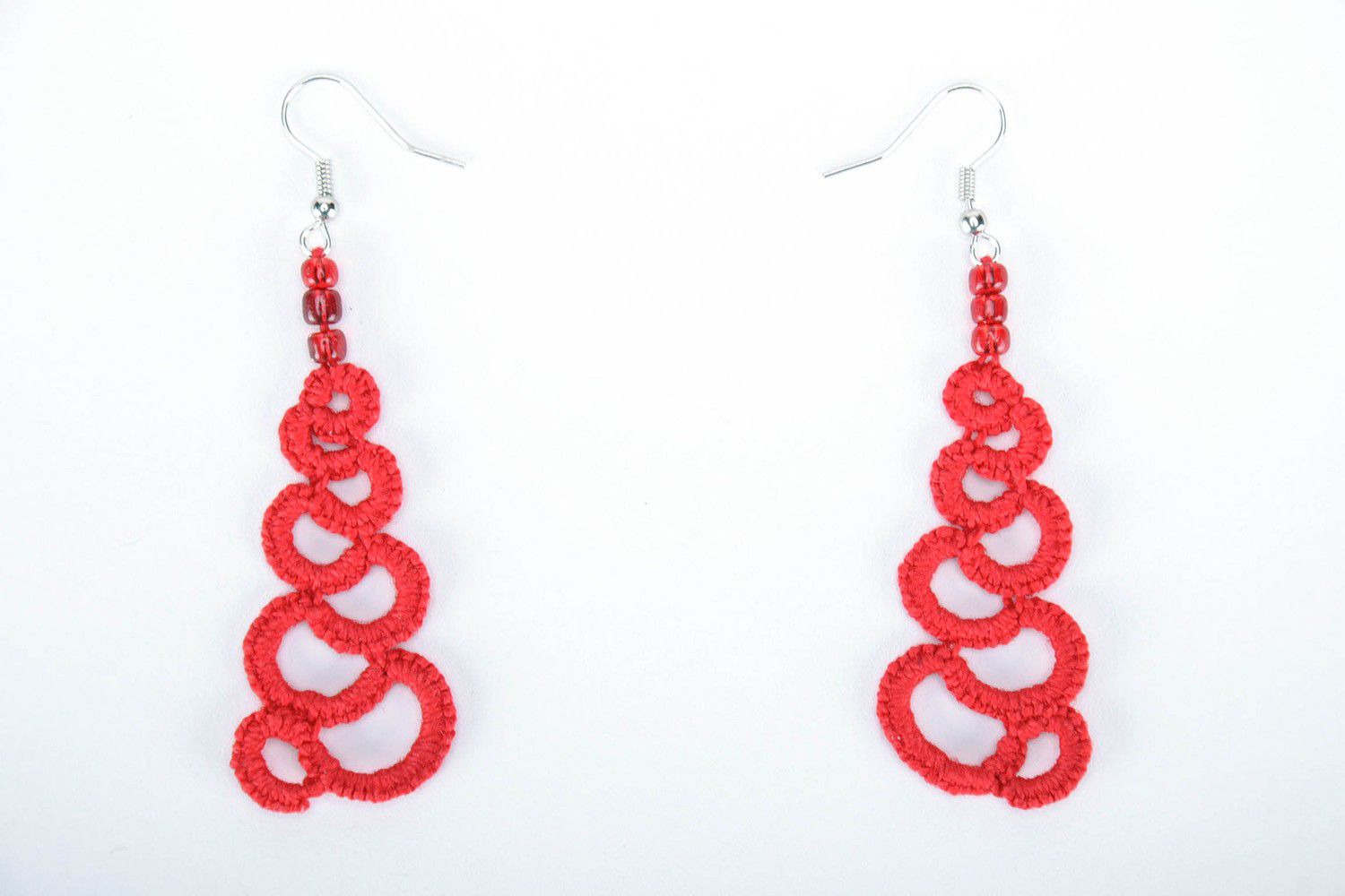 Scarlet earrings made from woven lace photo 3