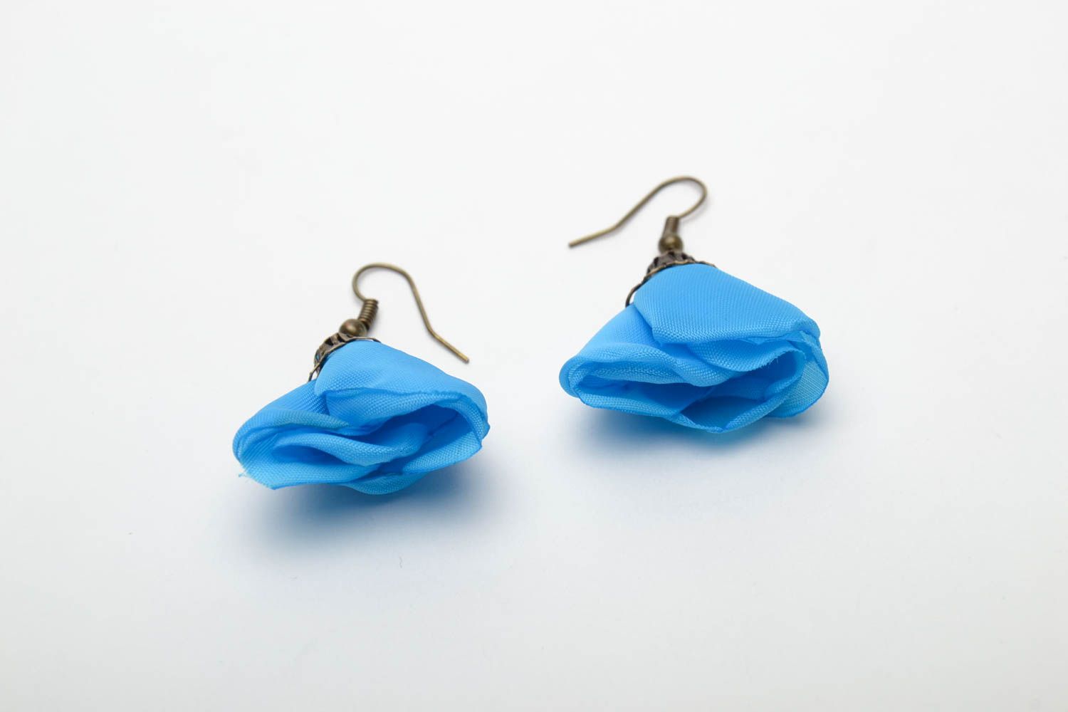 Unusual blue floral earrings photo 3