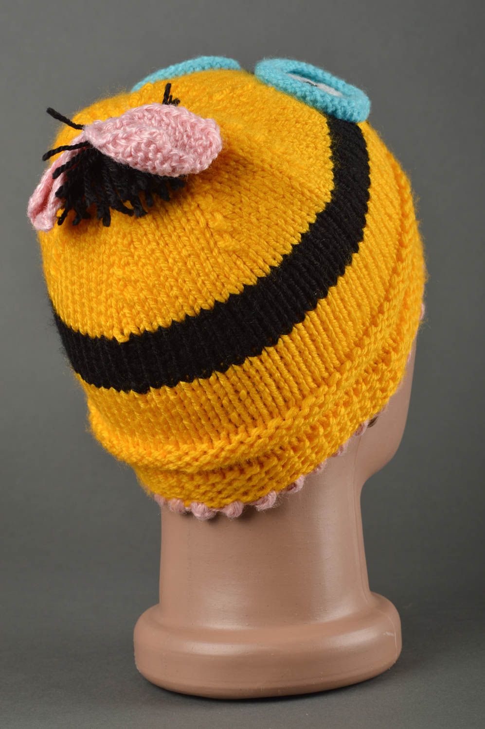 Вязаная шапочка из шерсти ручной работы детская шапка желтая теплая шапка фото 5