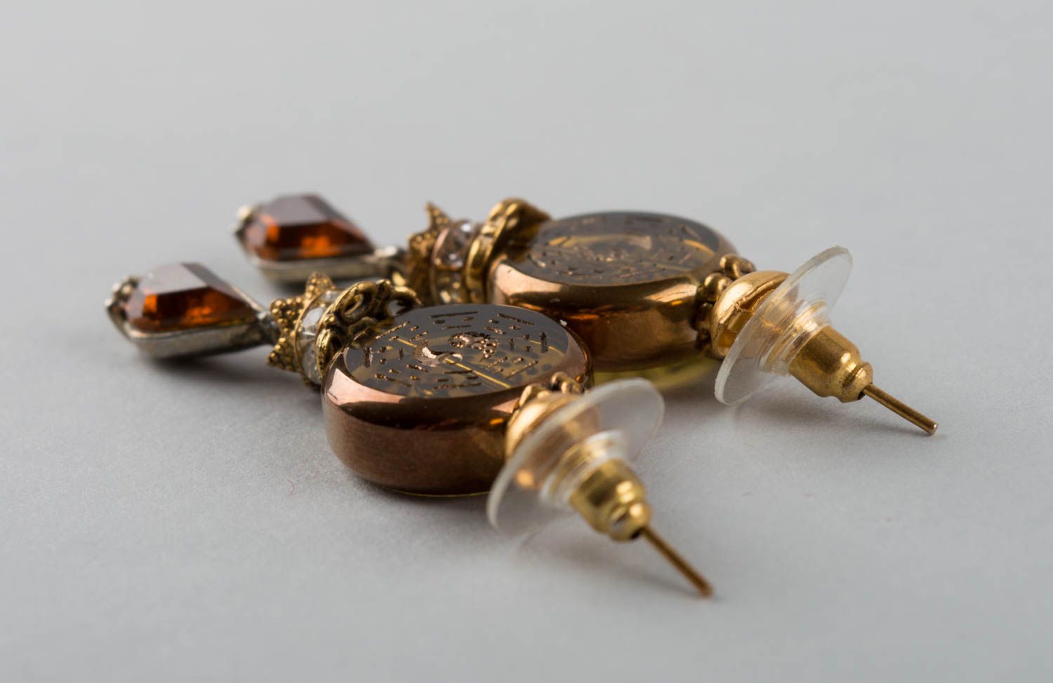 Boucles d'oreilles en laiton et verre de Murano faites main rondes originales photo 5
