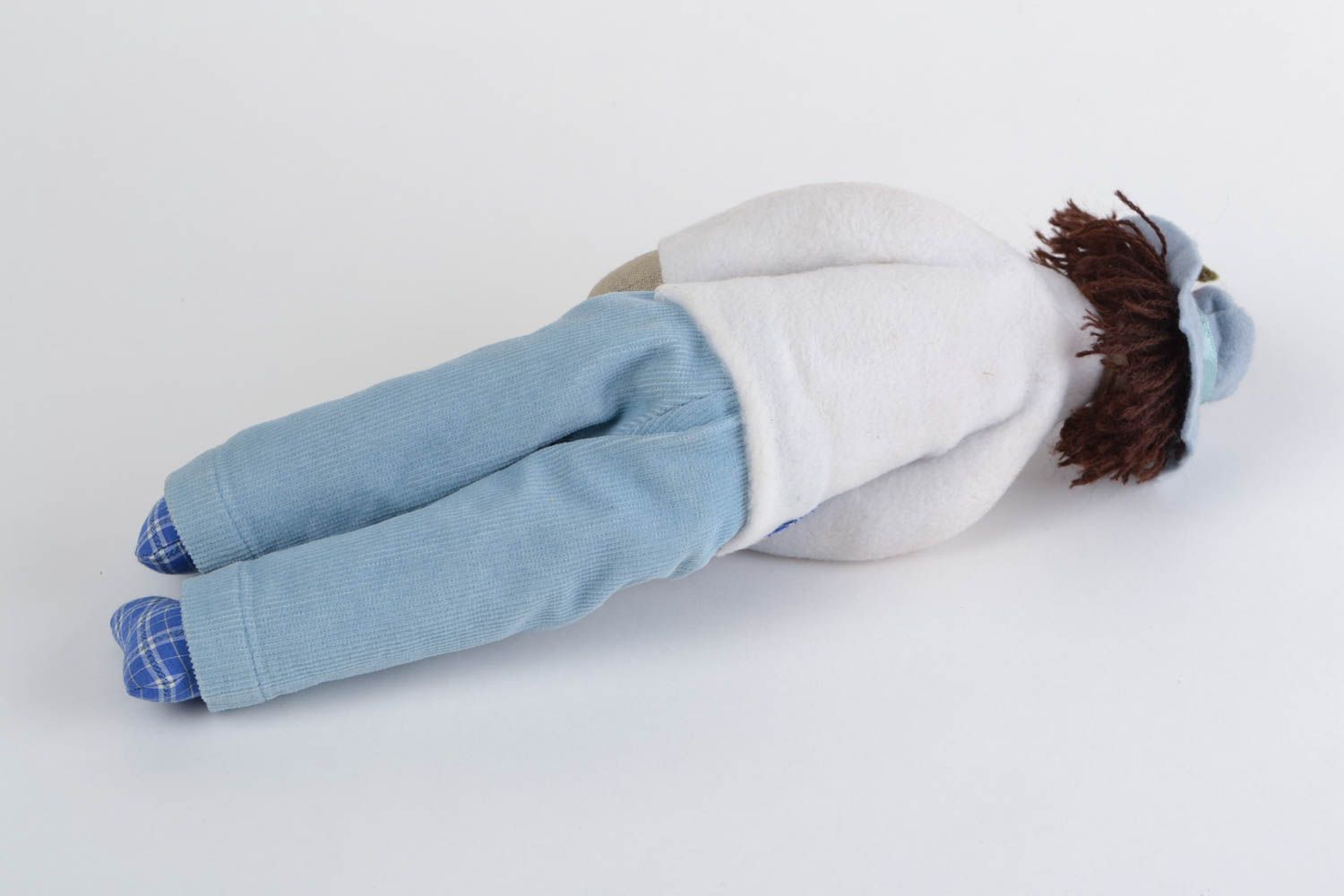 Авторская кукла из натуральных тканей игрушка ручной работы Садовник с клубникой фото 5