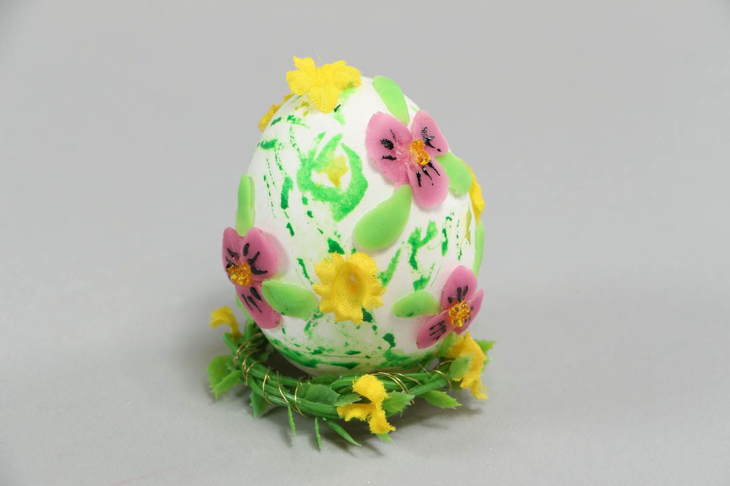 Яйцо декорированное в технике декупаж фото 3