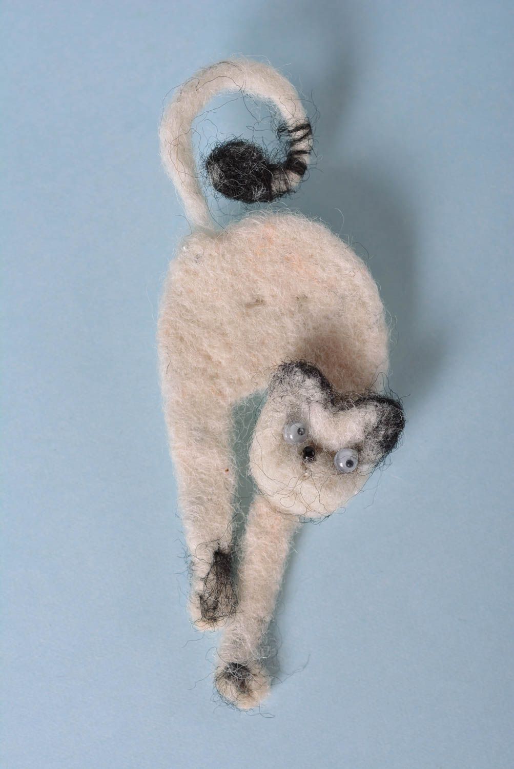 Broche chat blanc Bijou fait main en laine feutrée design original Cadeau femme photo 3