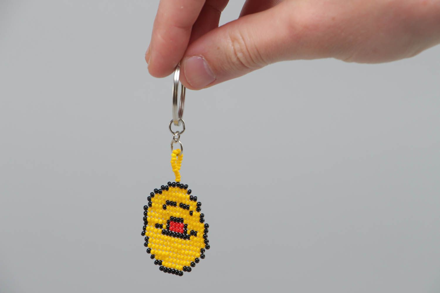Accessoire sympa porte-clés jaune en perles de rocaille fait main Smiley photo 5