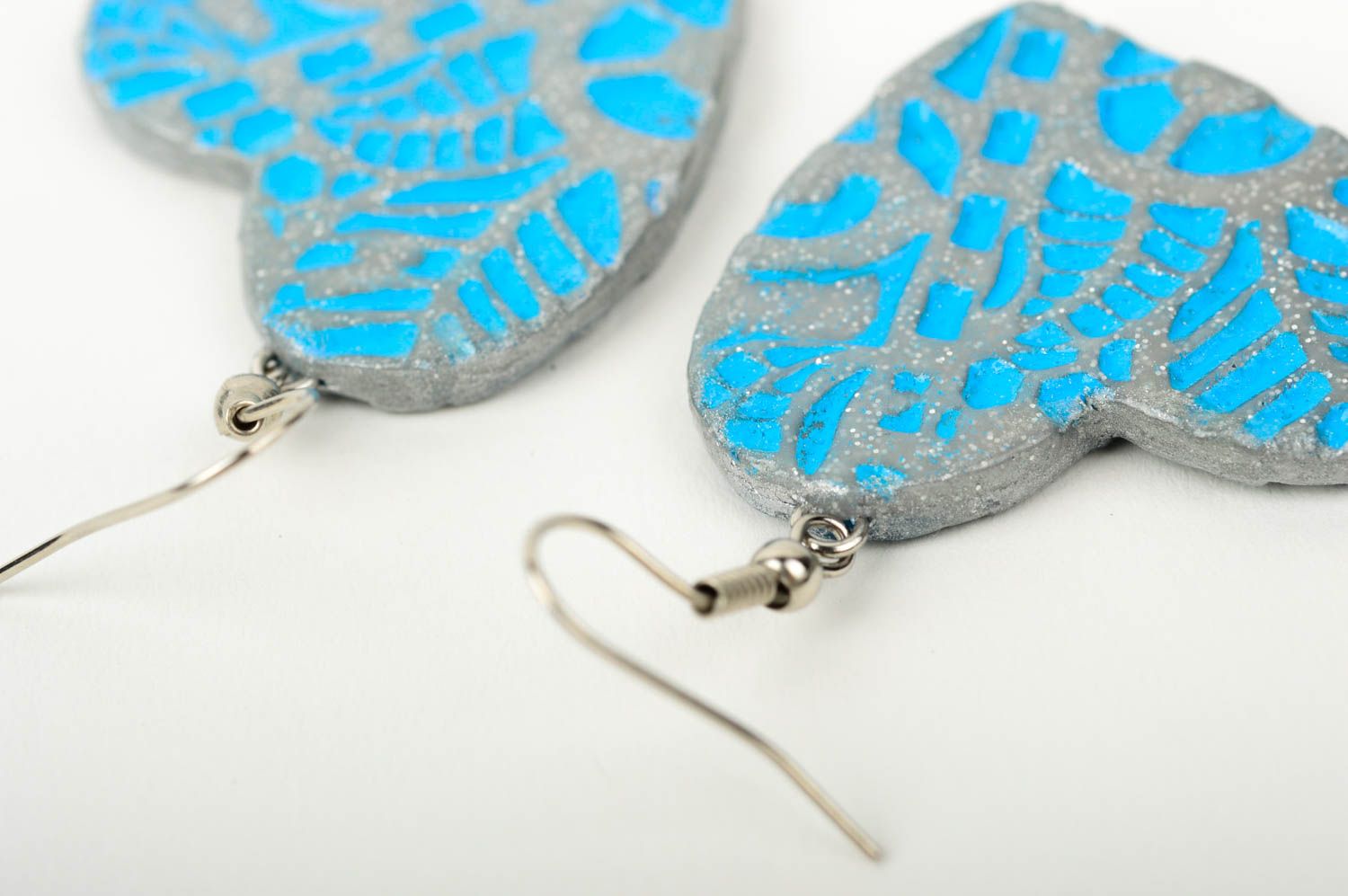 Модные серьги украшение ручной работы серьги из полимерной глины сердечки фото 4